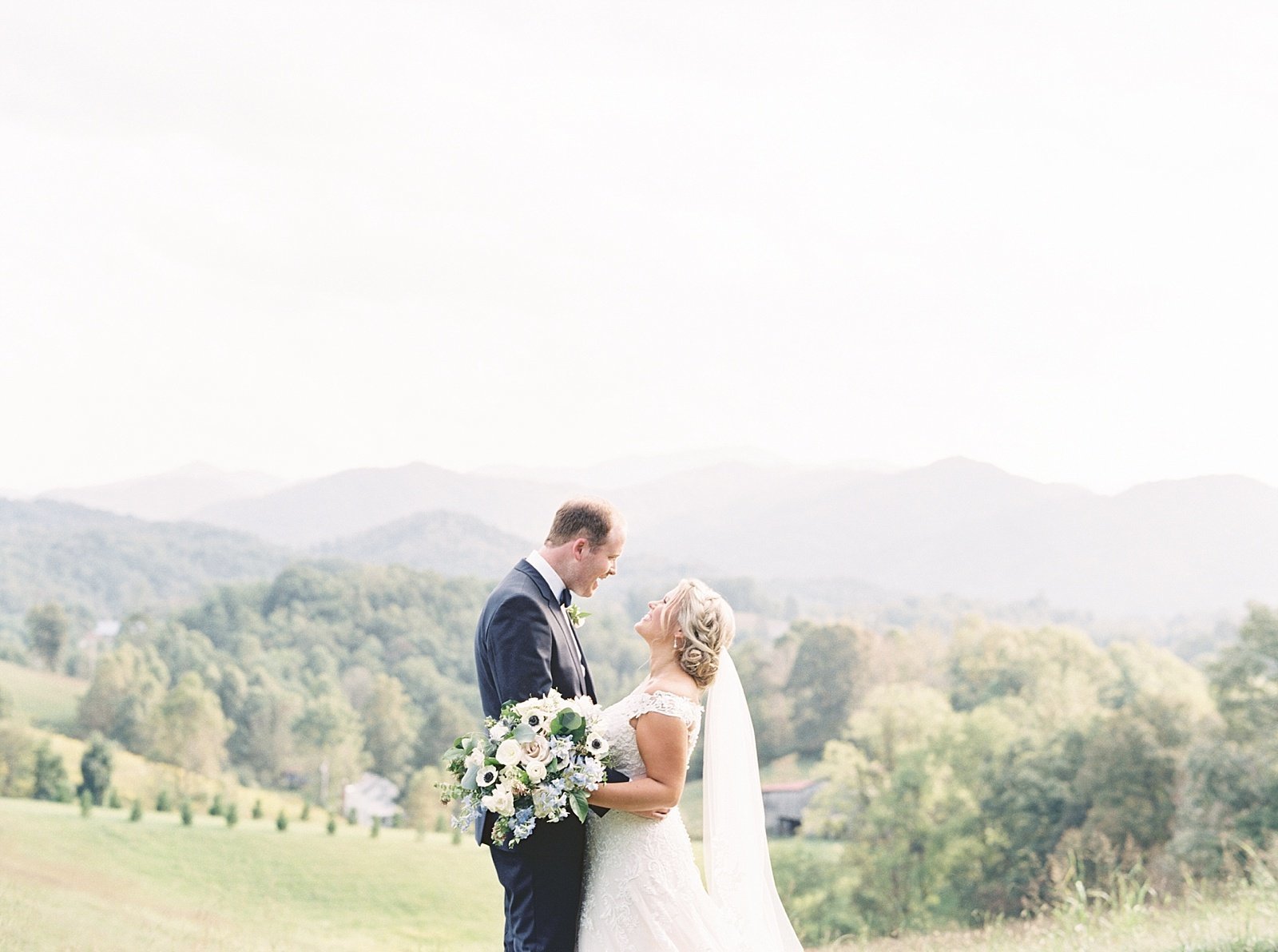 TheRidgeAshevilleWedding_0037