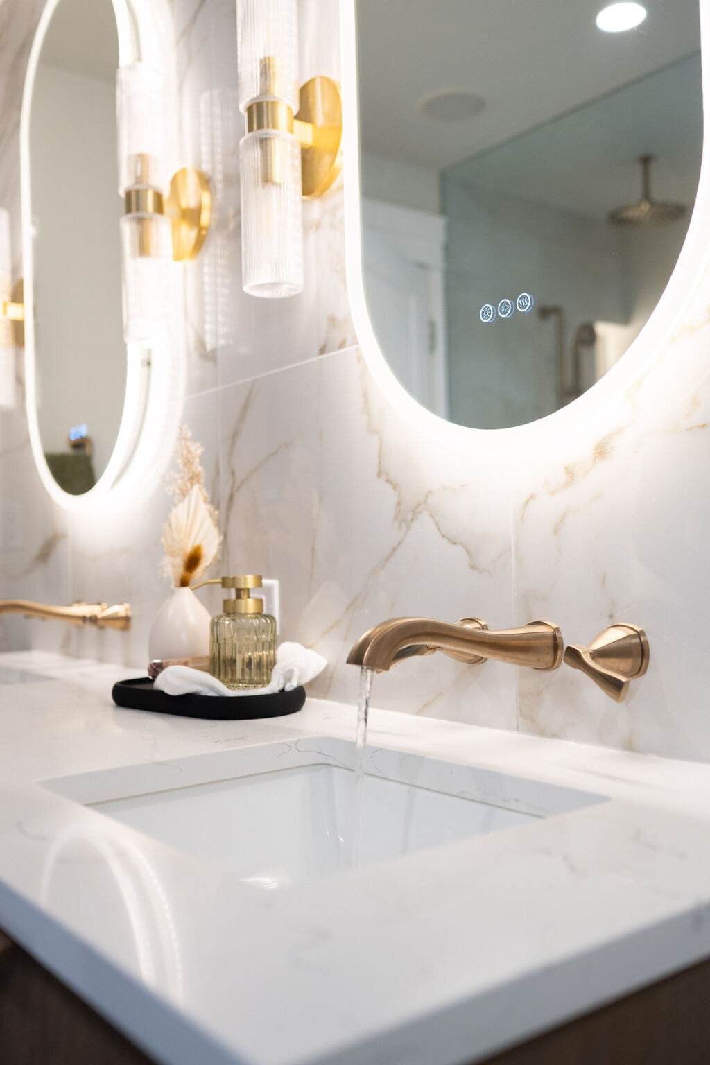 modern-bathroom-design-rebecca-foster.jpeg