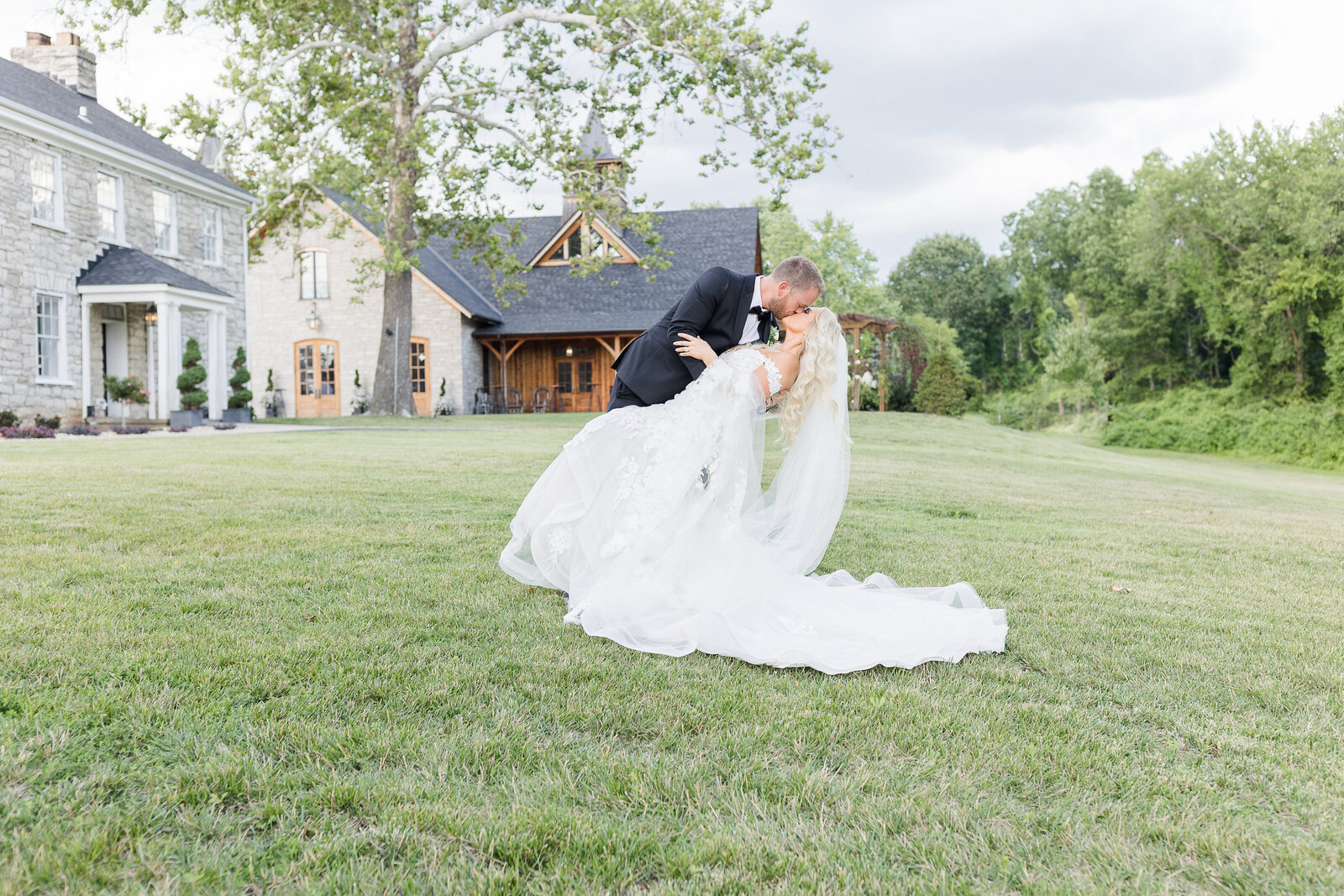 Wedding at Stone House of St. Charles in St. Charles Missouri
