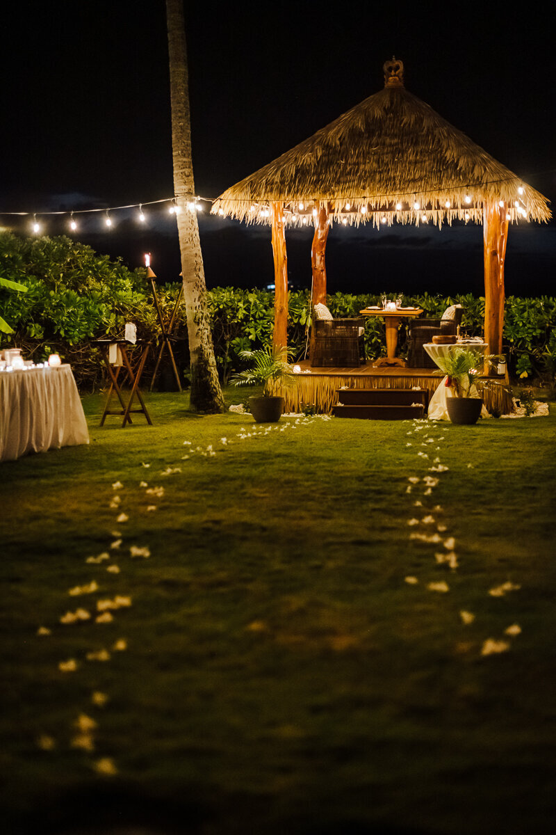 dinner set-up at royal kona for an intimate elopement on the big island