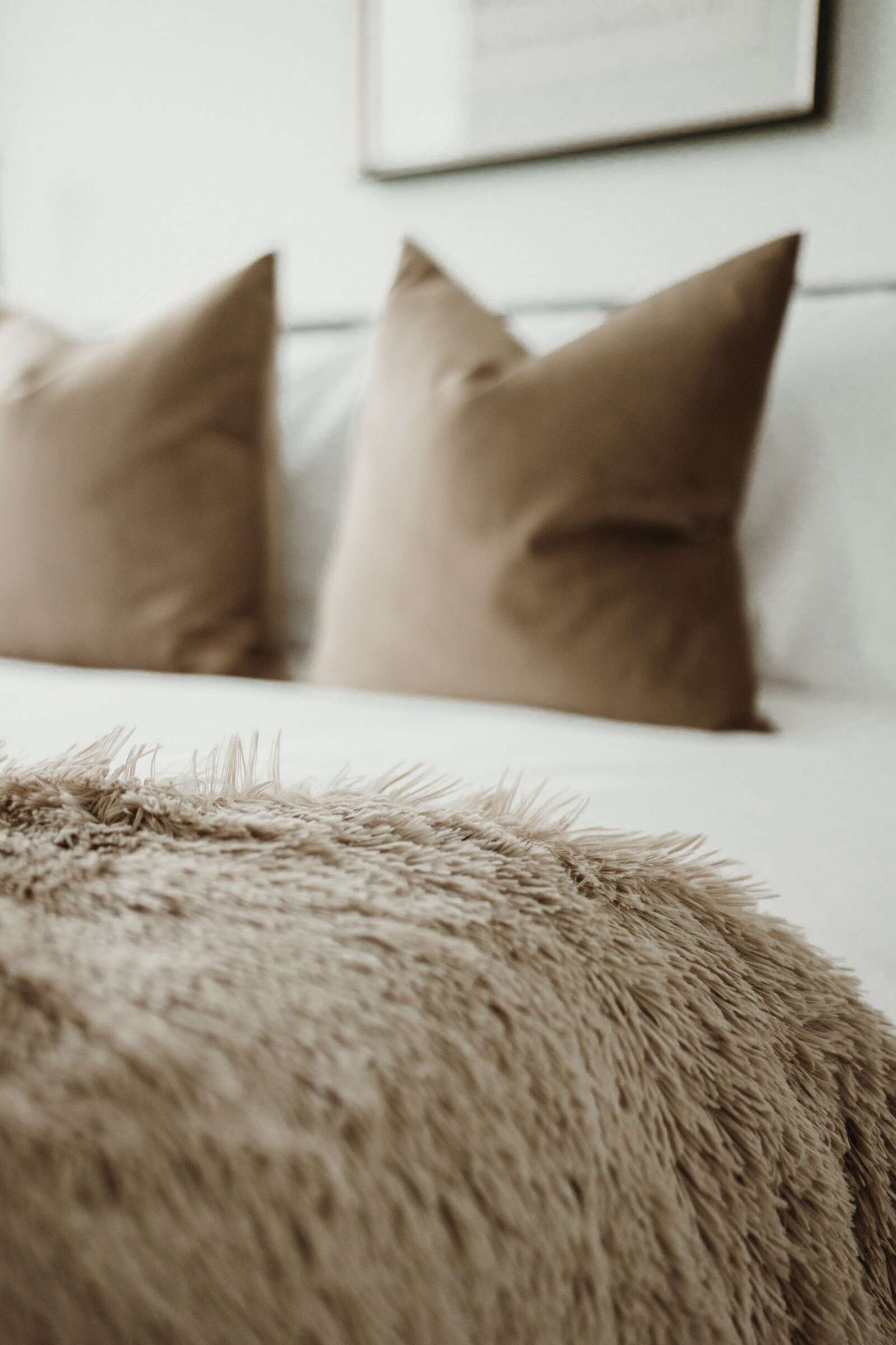 the social stager_bedroom_social media marketing for home stagers