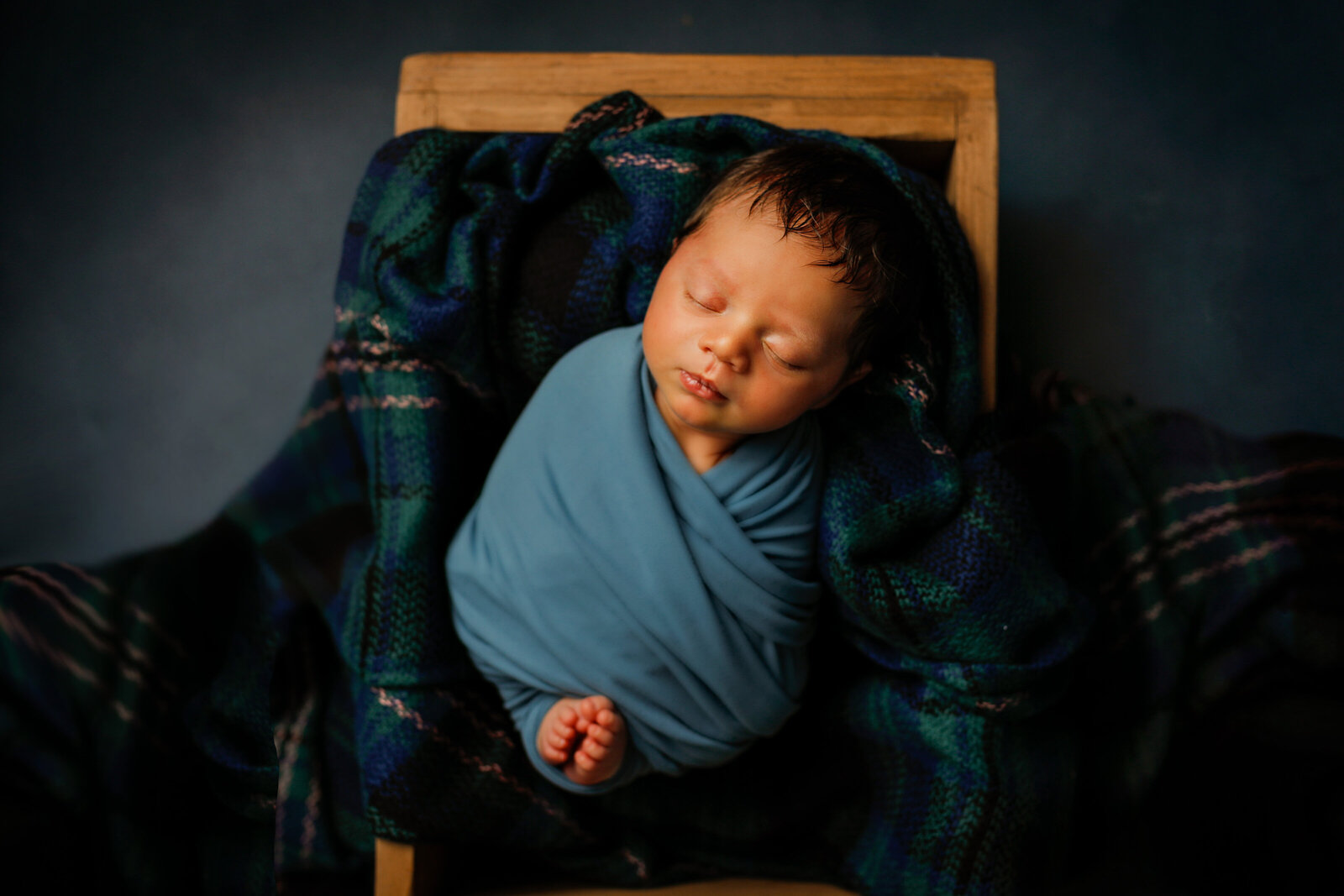 Boy-Newborn-session-Janesville-Wisconsin-studio-portrait-blue-fall