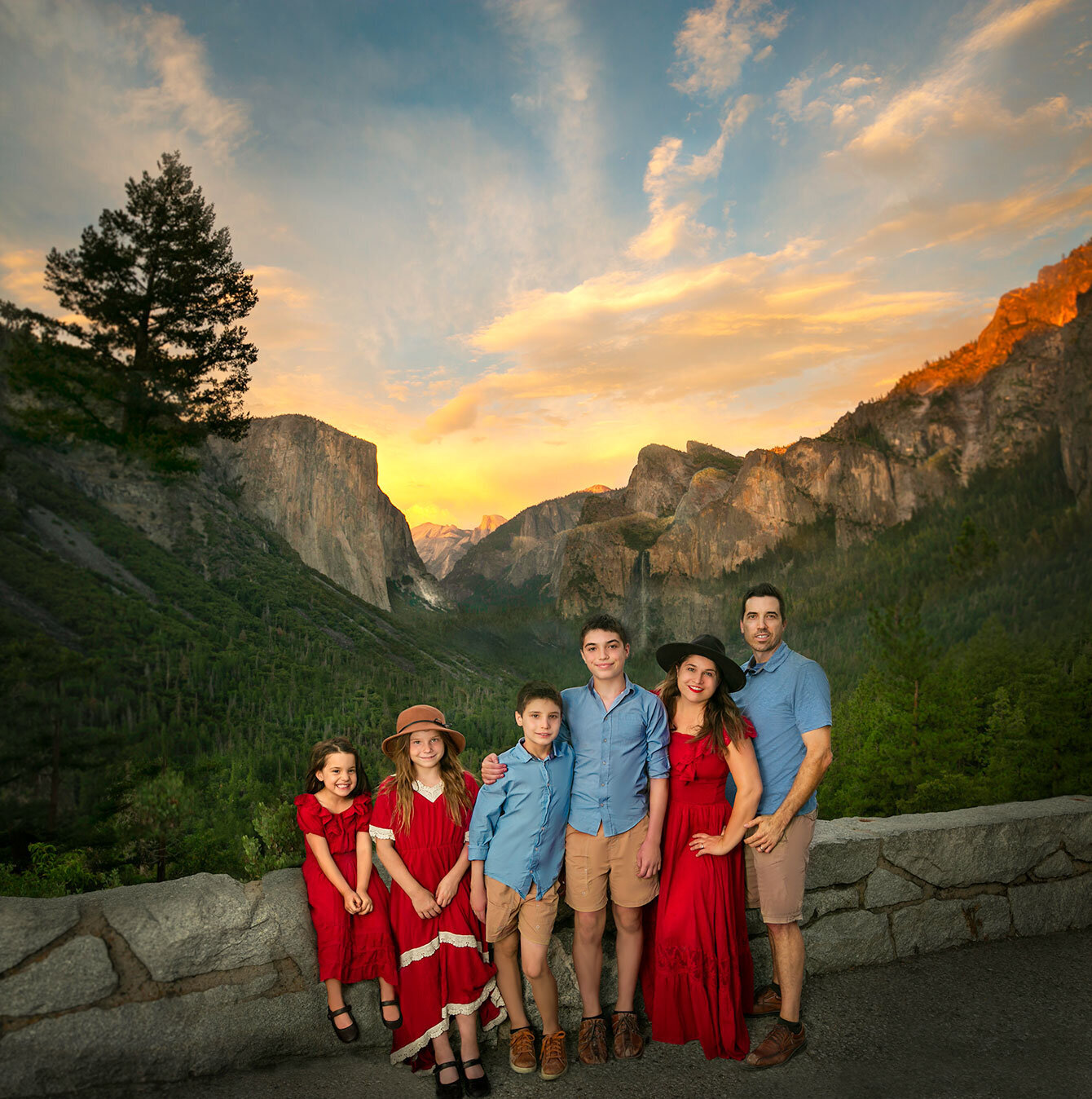 family-portrait-yosemite-valley-photography