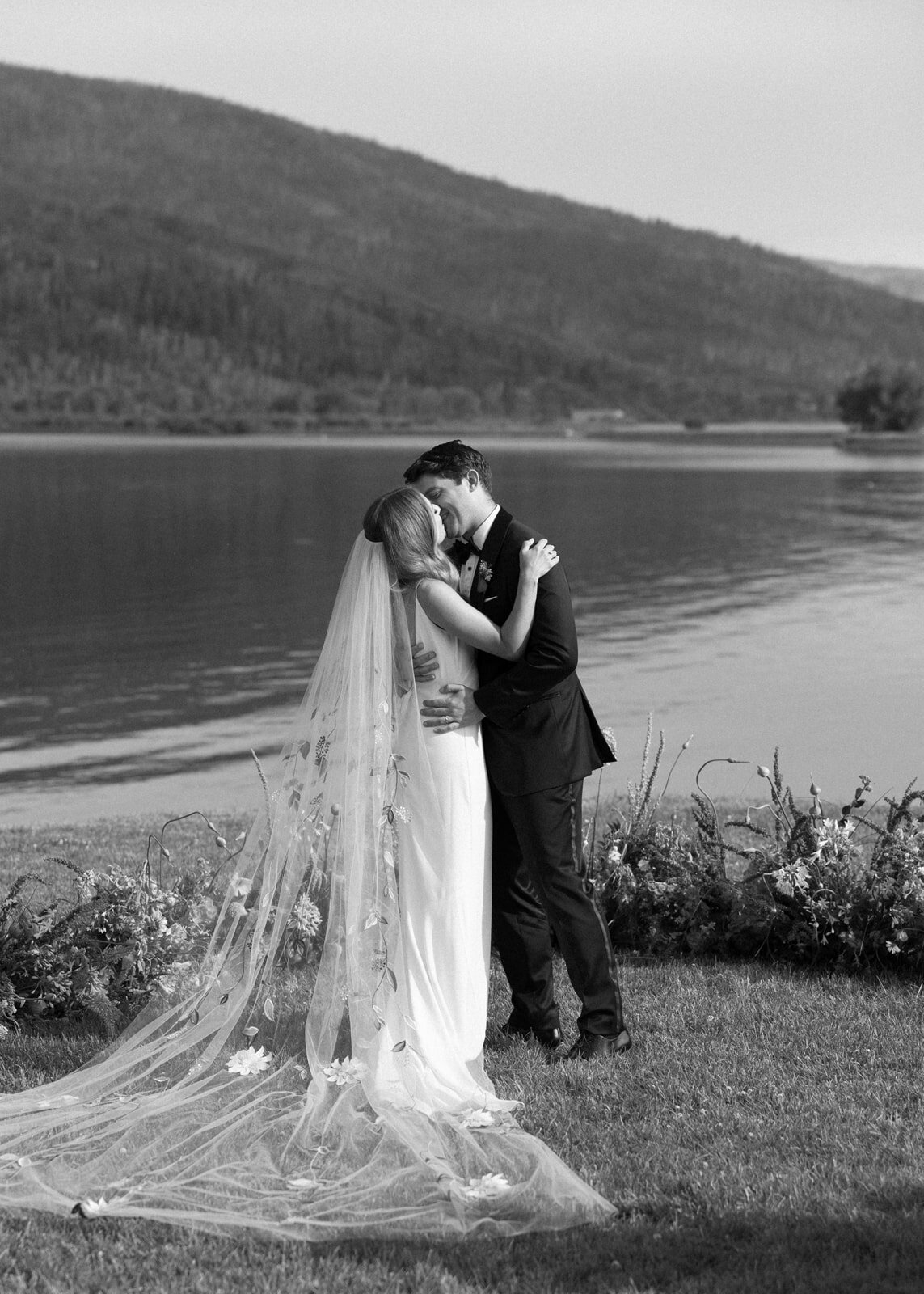 7.13-Hanna-Dan-Lake-Catamount-Steamboat-Wedding-353