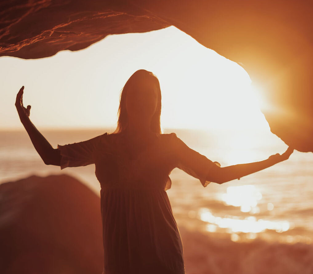 Paula sunlight in cave landscape