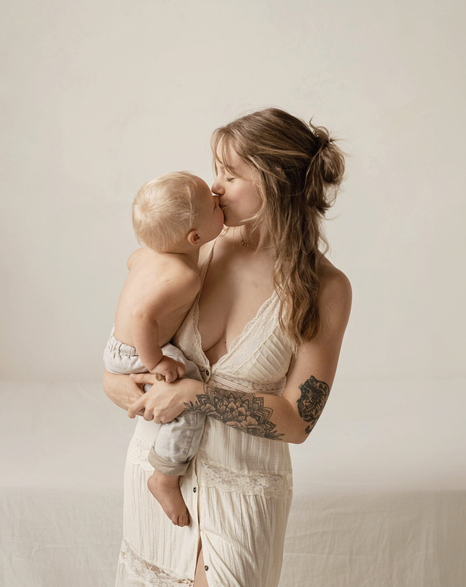 motherhood-photographer-west-mi