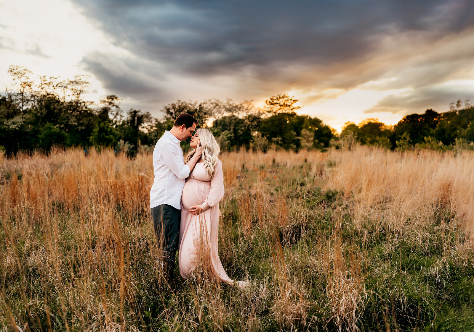 maternity session shot in St. Louis