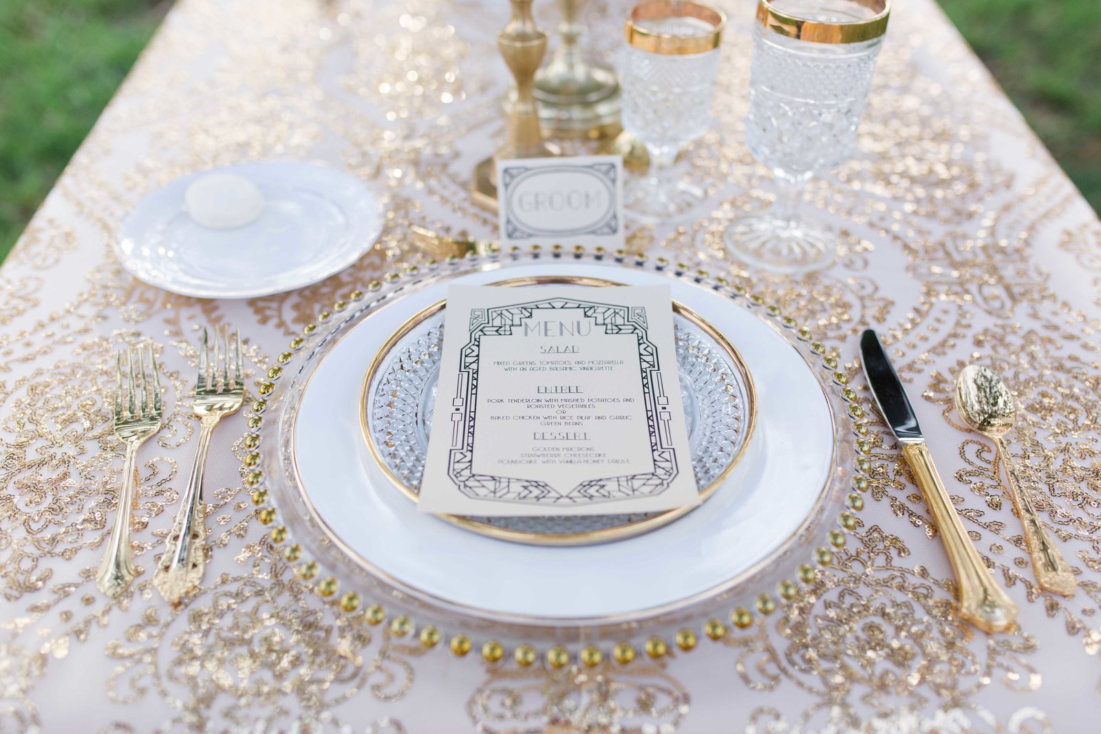 Gold sequin table decor for Great Gatsby Wedding at Parterre