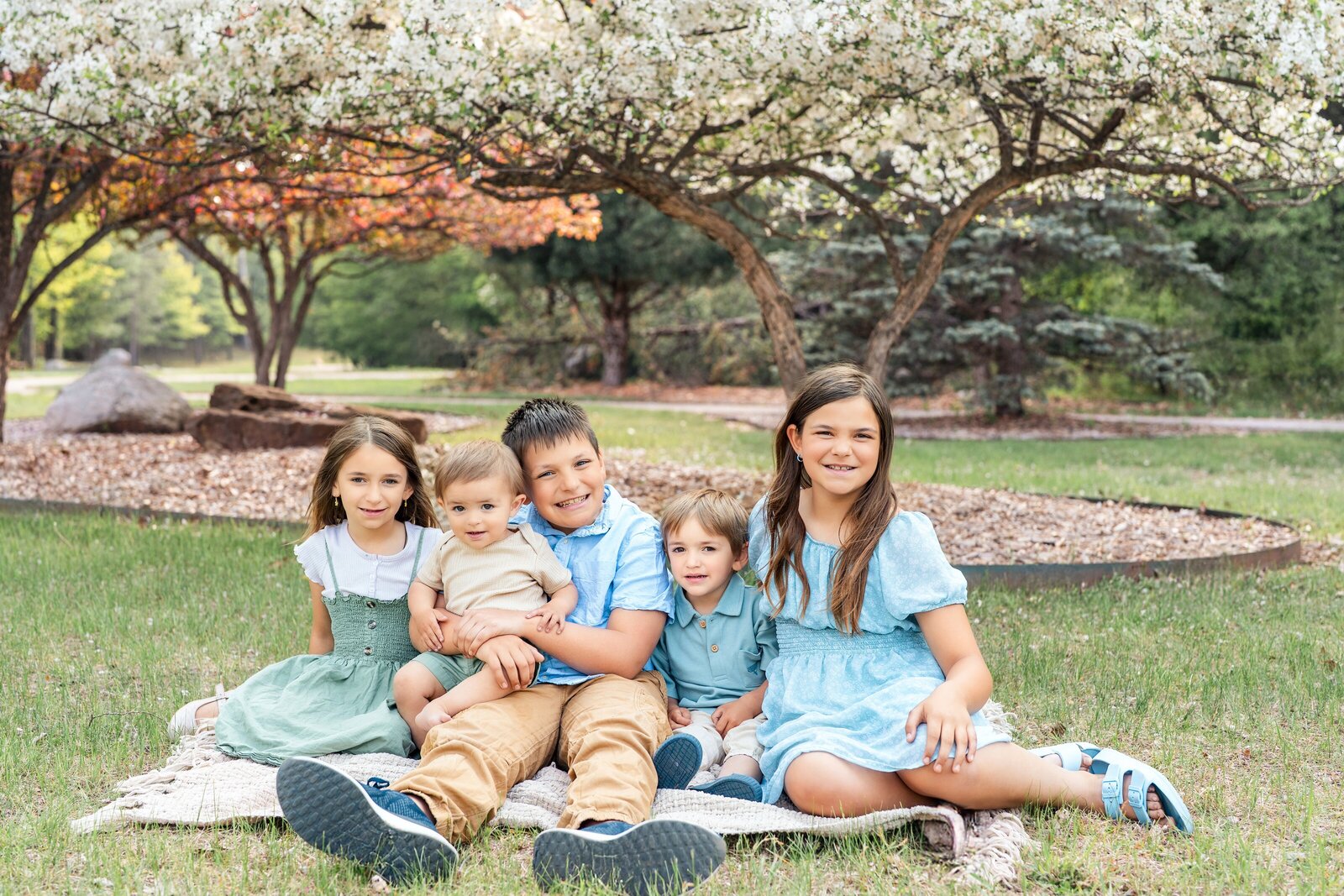 Iron Mountain family photography session at city park in the Upper Peninsula
