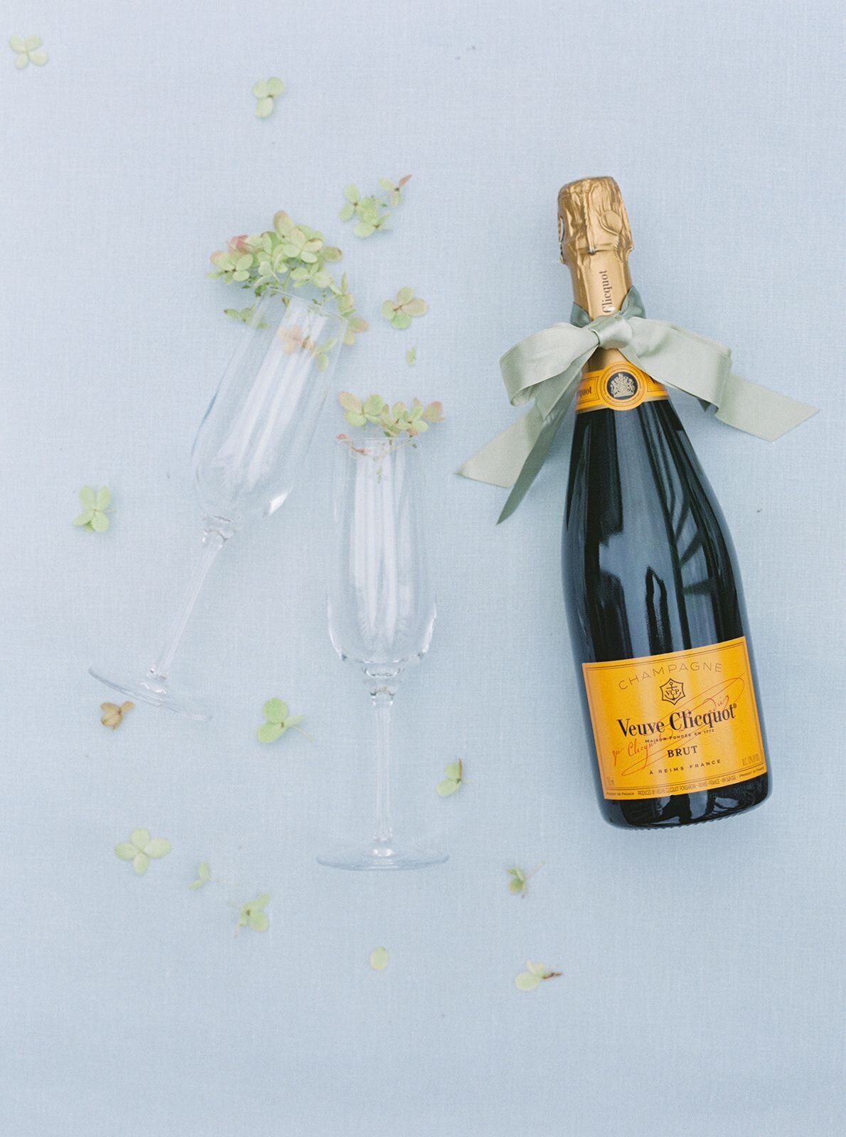 leila-james-events-newport-rhode-island-luxury-wedding-planner-castle-hill-inn-venue-emily-march-payne-wedding-photographer-VaughanWedding_0019 copy 2