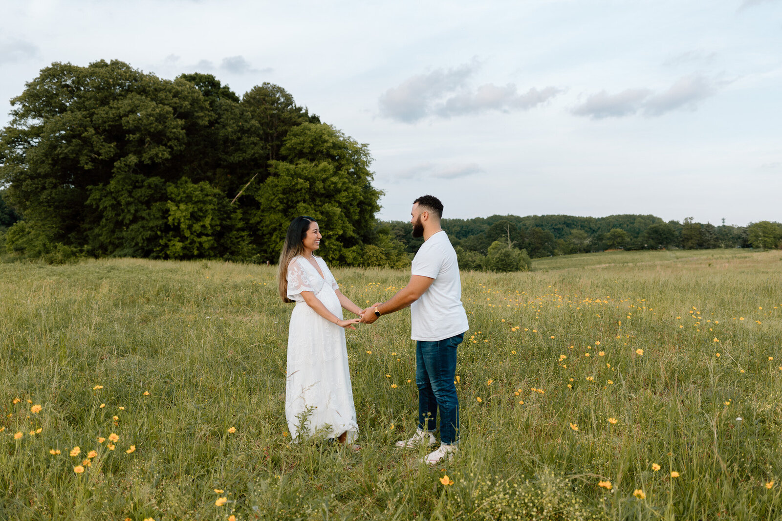 wildflower-field-natural-maternity-photography (14)