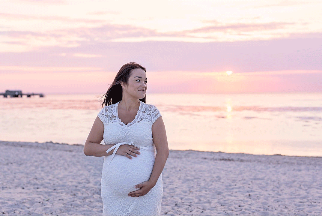 gravidfotografering-solnedgång-på-stranden