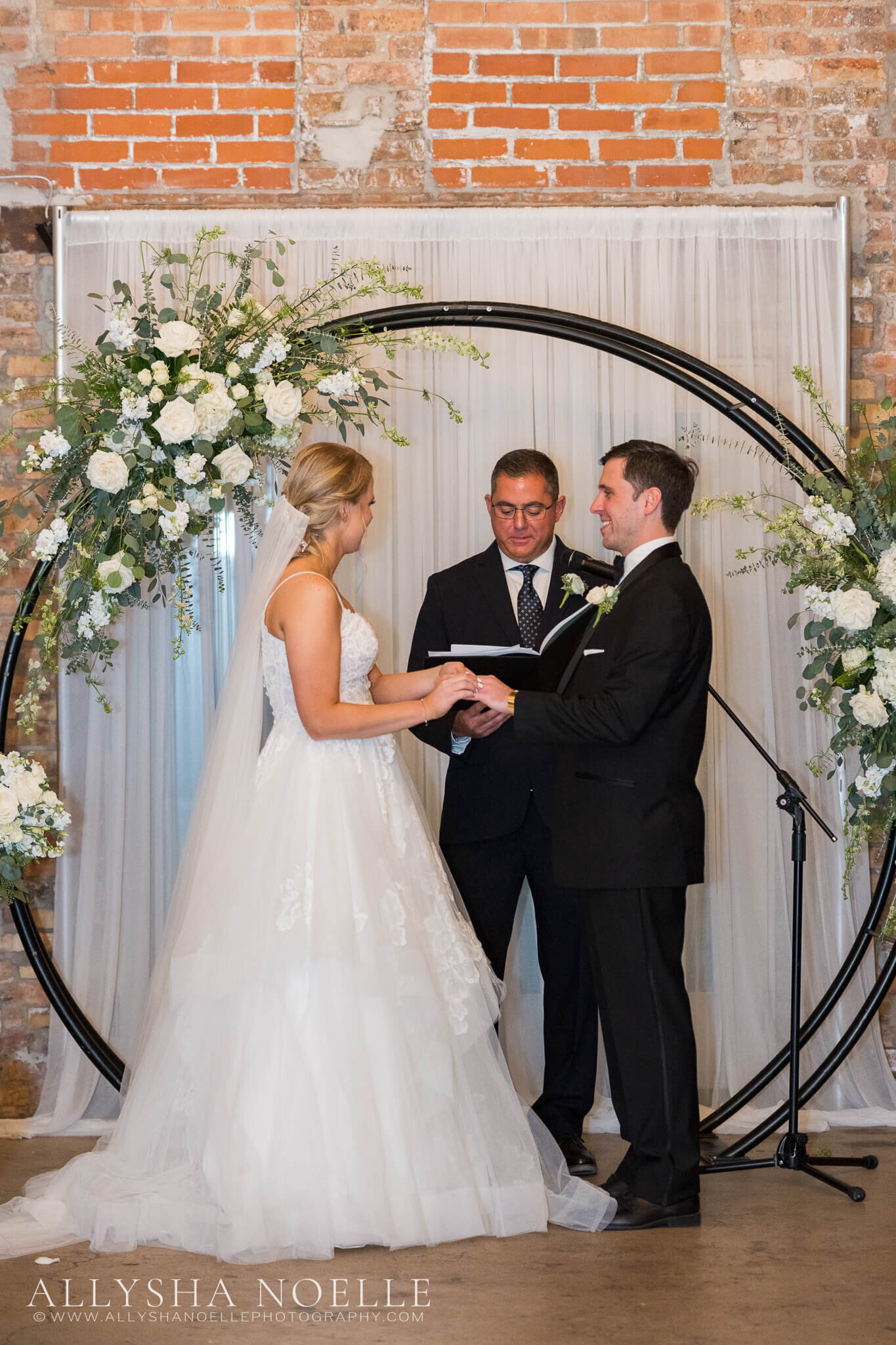 Wedding-at-The-Factory-on-Barclay-in-Milwaukee-0833