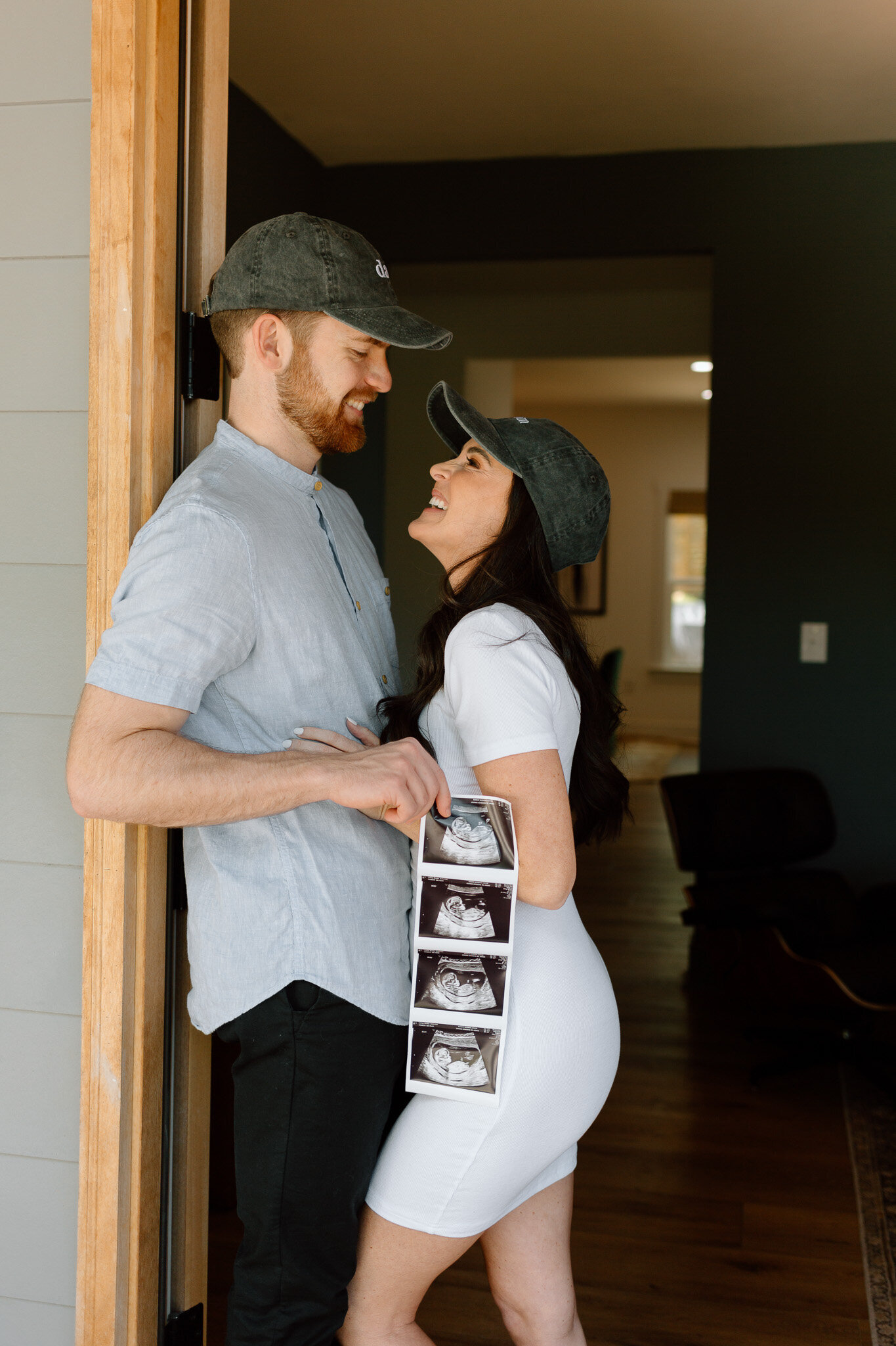 in-home-charlotte-pregnancy-announcement (5)