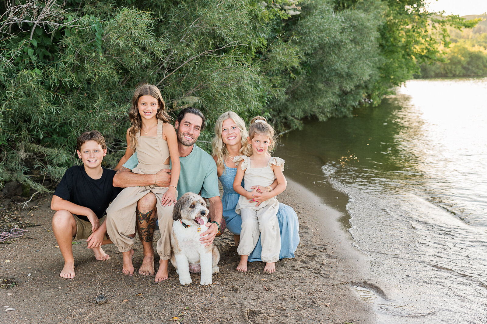 2025-krystal-moore-photography-buffalo-pound-beach-family-mini-5