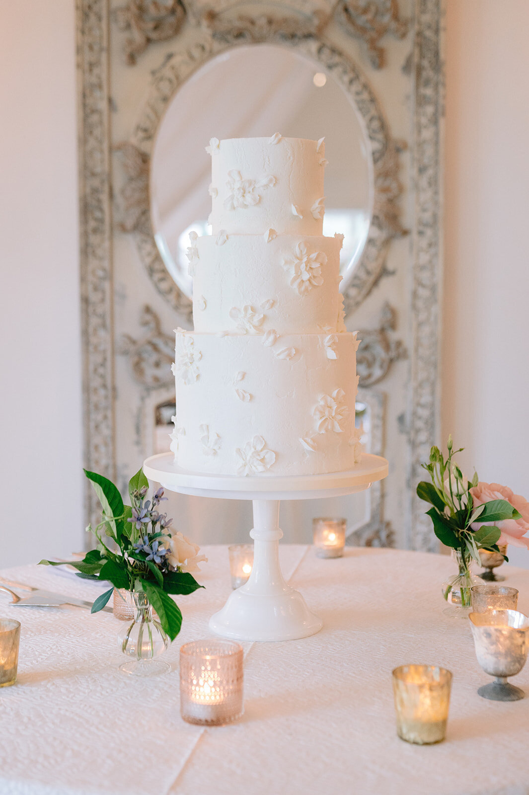 Modern-Wedding-Cake-Ashley-Cakes-57-Fabiana-Skubic-Photography
