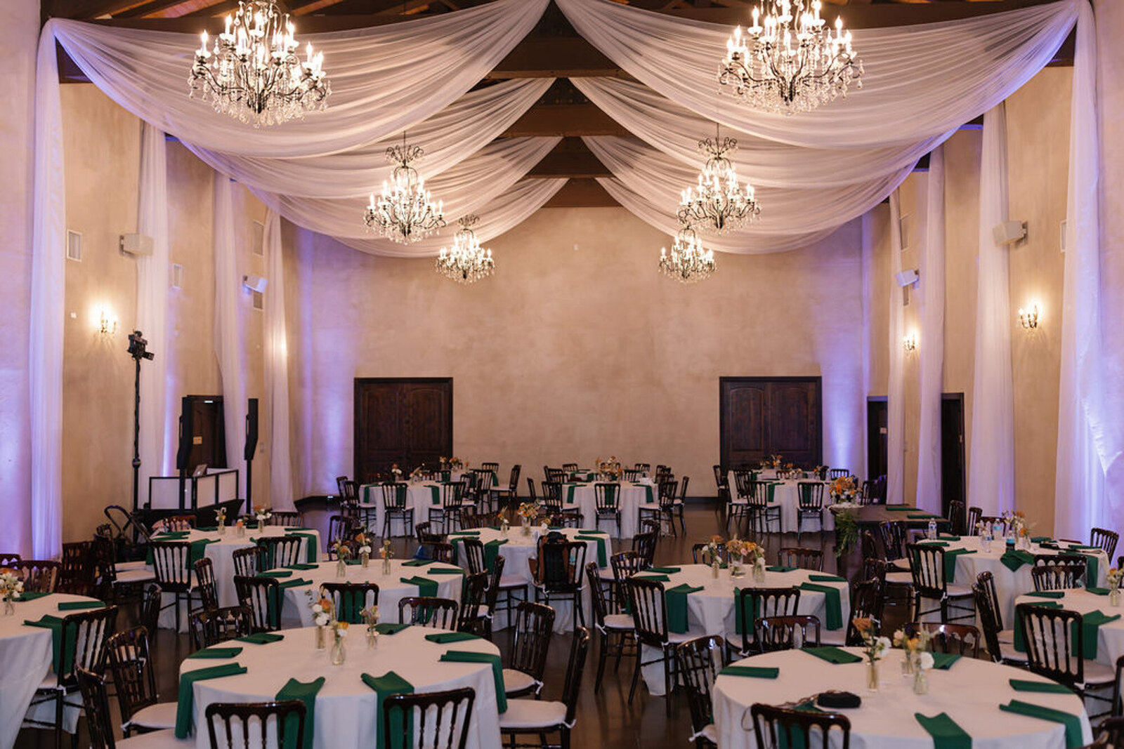 Kristen-and-Brandon-July-2023-Wedding-at-Dripping-Springs-texas-Wedding-Venue-05