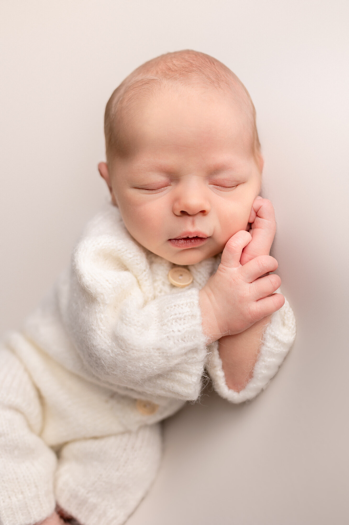 In-home-newborn-portrait-lifestyle-photography-Lexington-KY-photographer-2