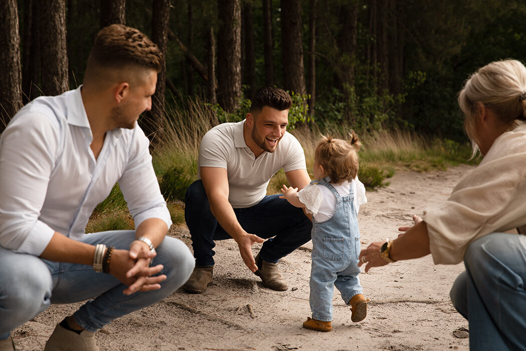 familiefotosbrabant, spontanefamiliefotos, familiefotoinspiratie, ettenleur, familiefotograafbrabant, zundert, rijsbergen, rucphen, halderberge, schijf