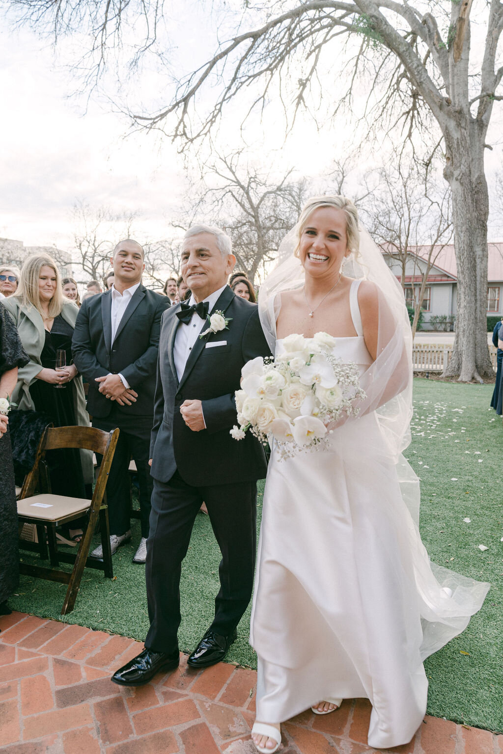 classic bride in pearls