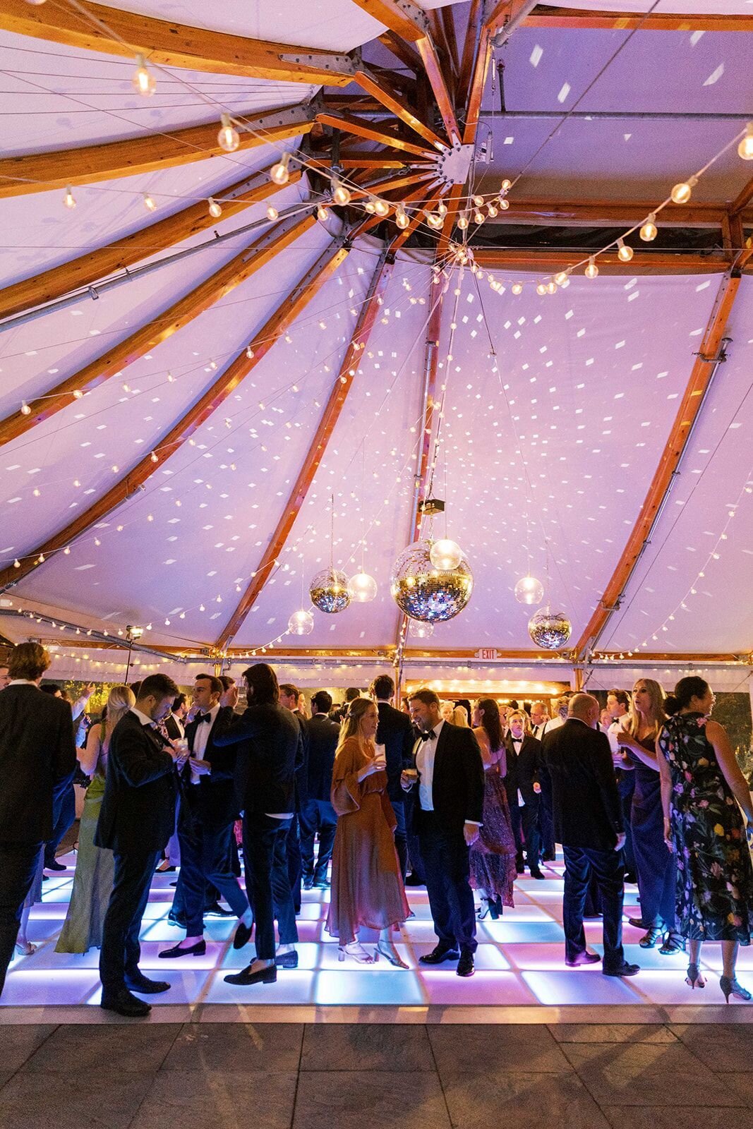 leila-james-events-newport-rhode-island-luxury-wedding-planner-castle-hill-inn-venue-emily-march-payne-wedding-photographer-VaughanWedding_1092 copy 2
