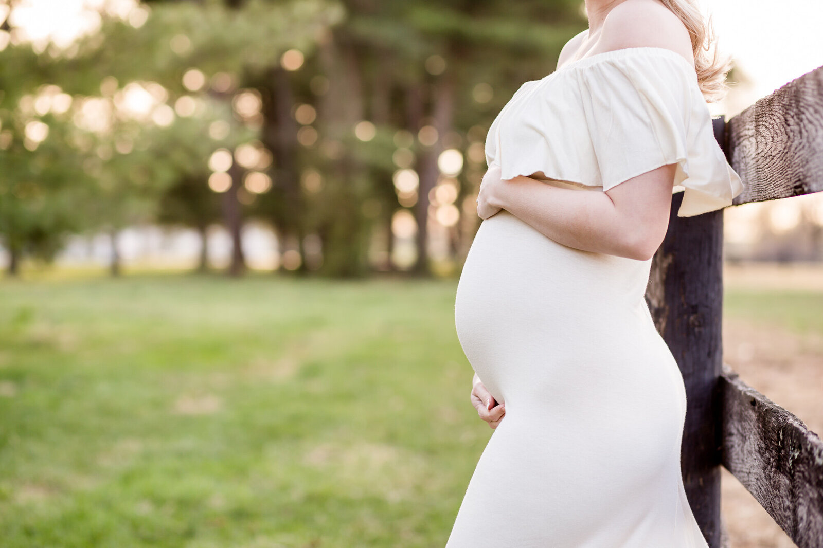 outdoor_maternity_photography_session_Lexington_KY_photographer