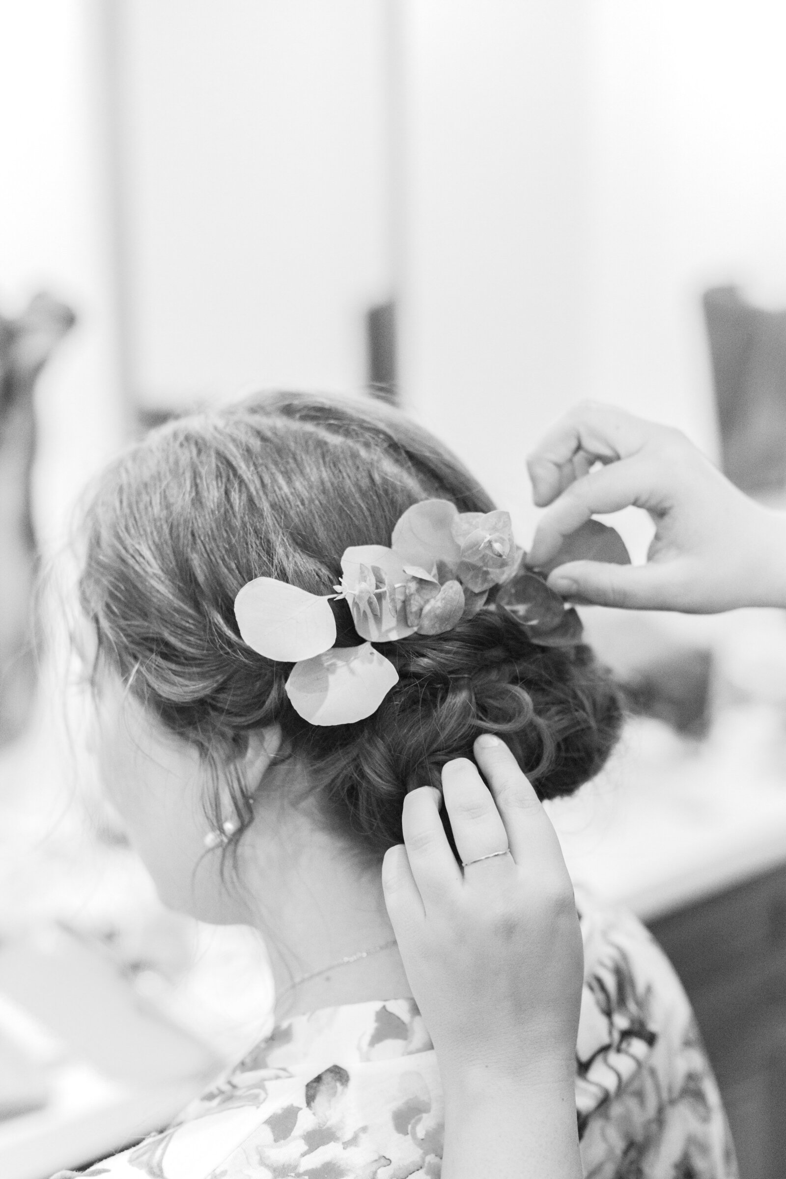 A boho bride celebrates her intimate elopement at a cabin at Big Bear Lake, California.