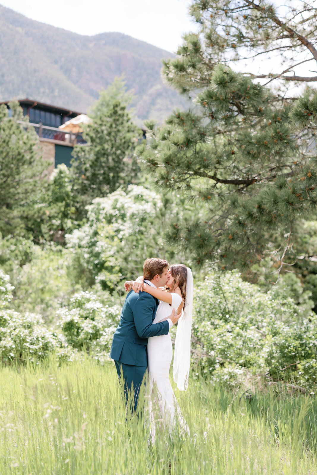 6.10-Nicole-Tommy-Broadmoor-Cheyenne-Lodge-Wedding-148