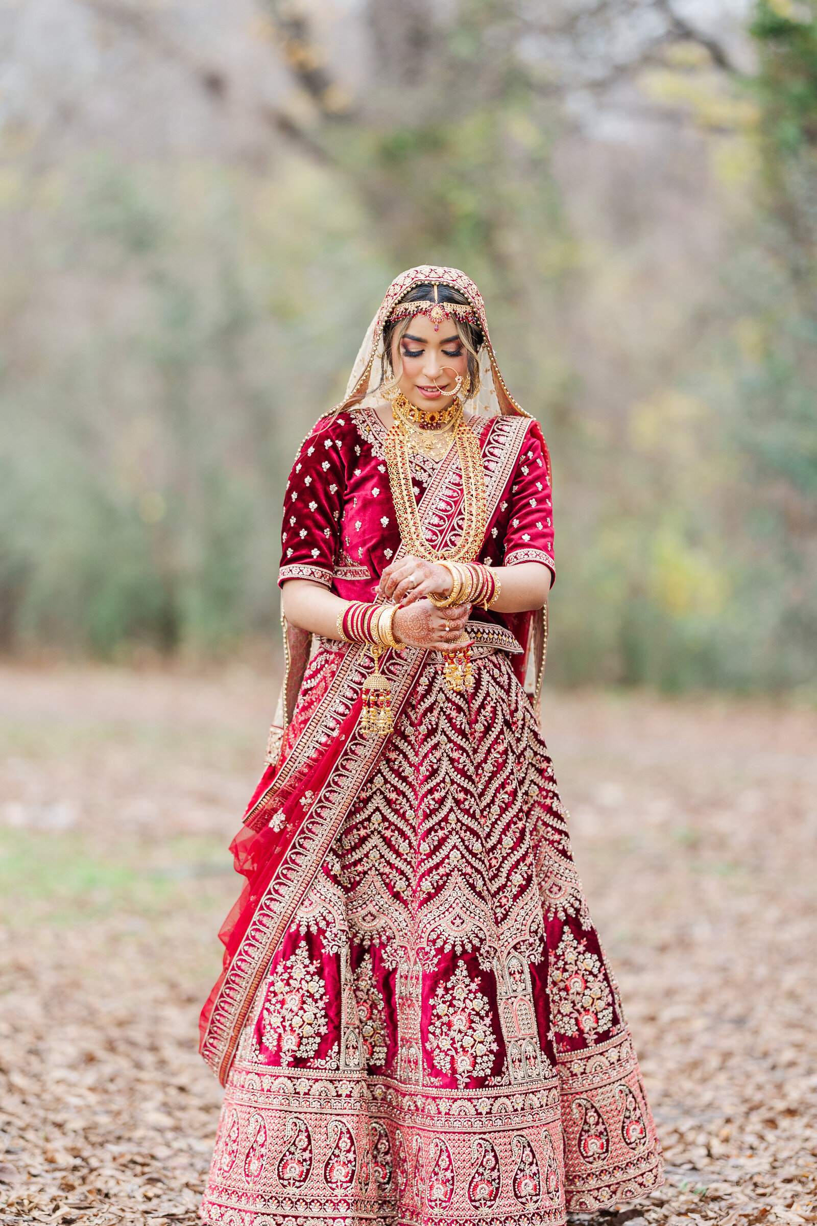 Dallas-desi-bride-outdoor-photoshoot
