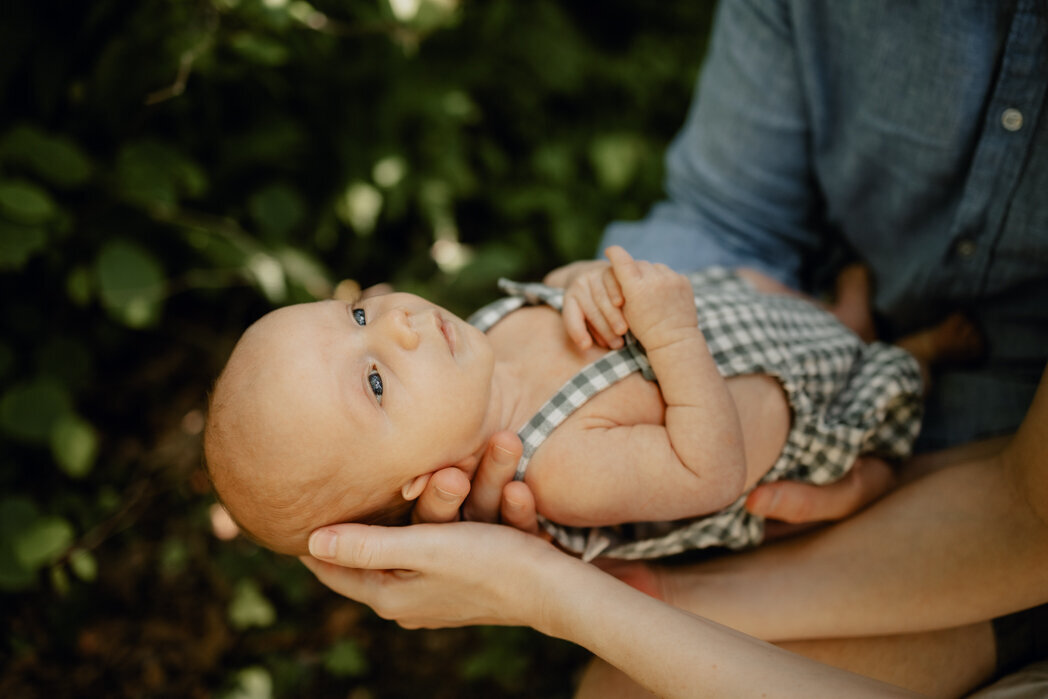 Outdoor newborn session at Hendricks Park in Eugene Oregon with Lux Marina Photography