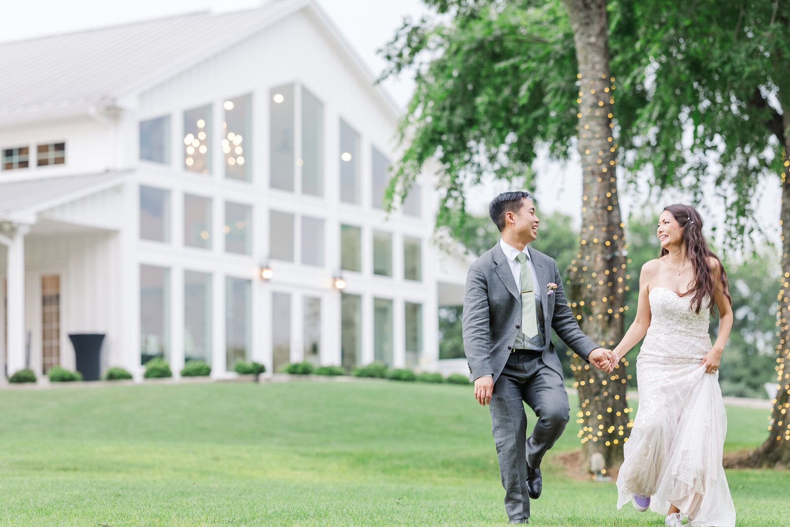 Solo bride and groom photography before wedding reception