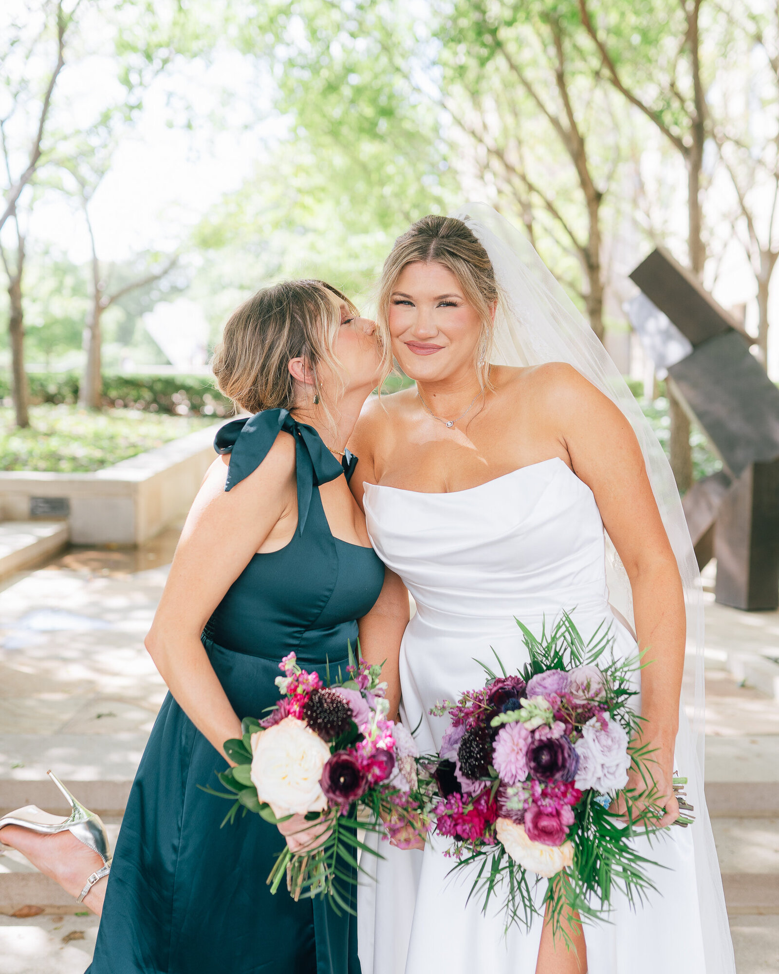 Corby Intercontinental Hotel Kansas City Wedding Plaza-105