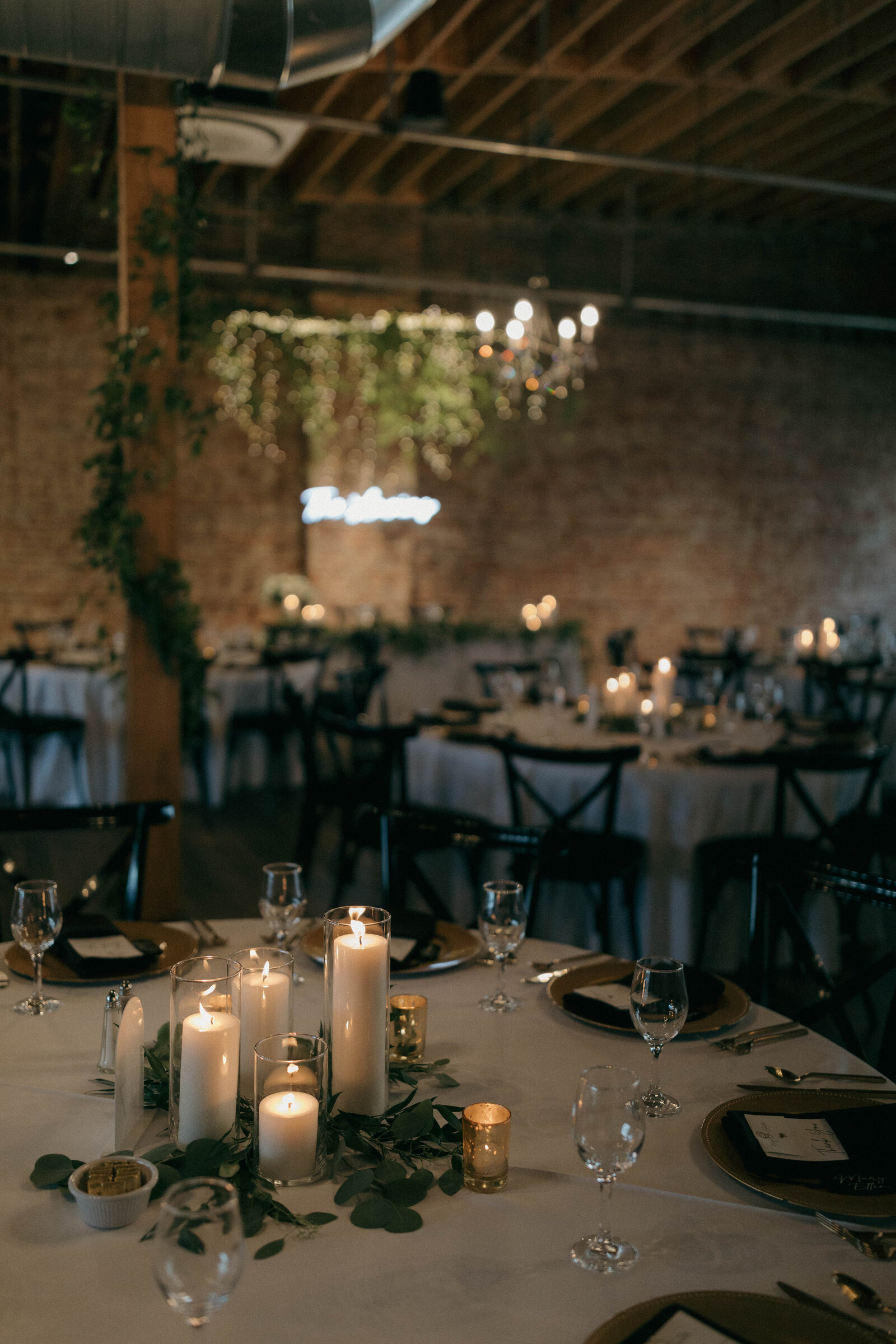simple-elegant-wedding-reception-decor-earl-and-wilson-mn