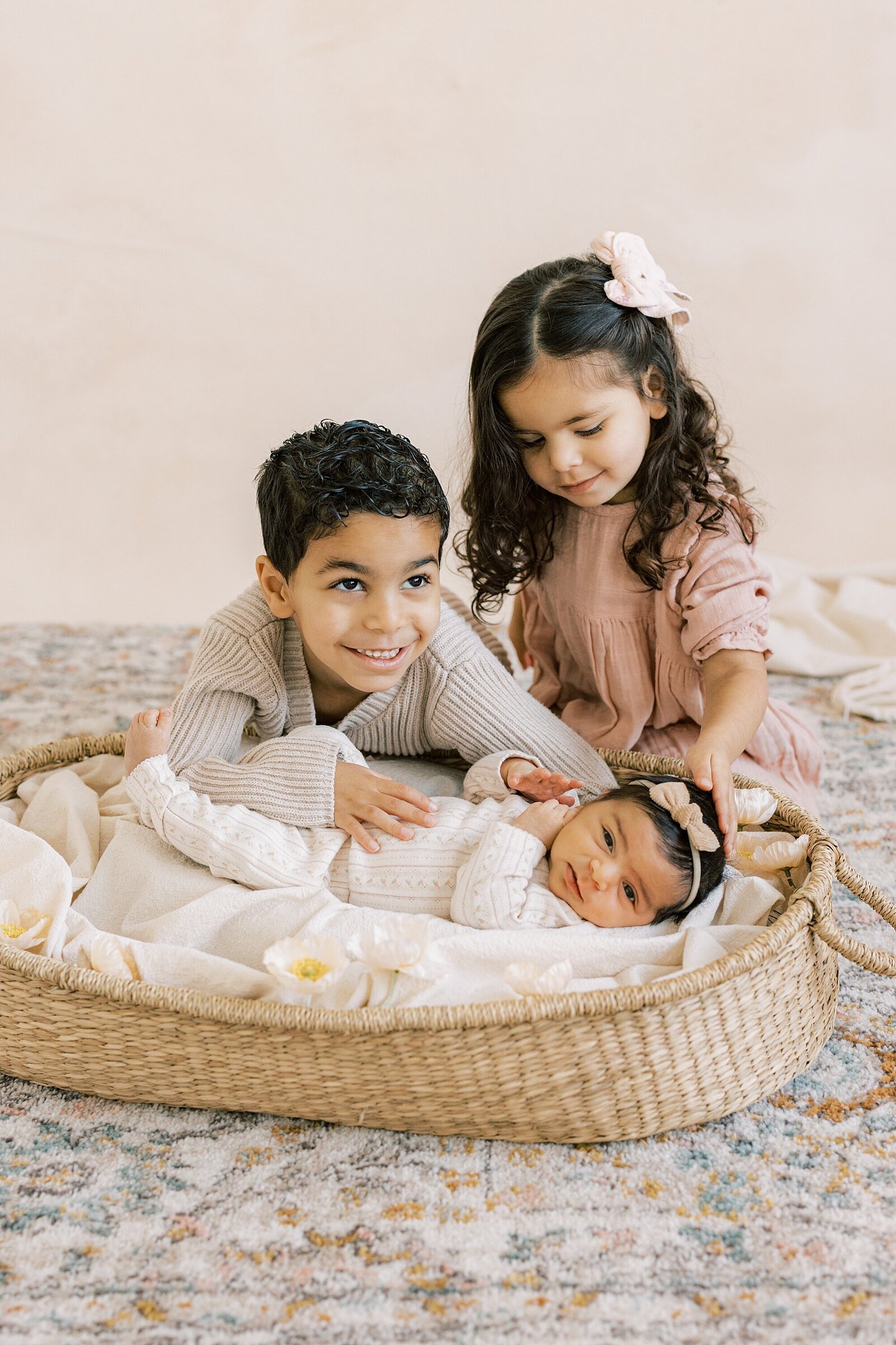Studio-Newborn-Photographer-Near-Me-SamanthaJayPhoto_0011