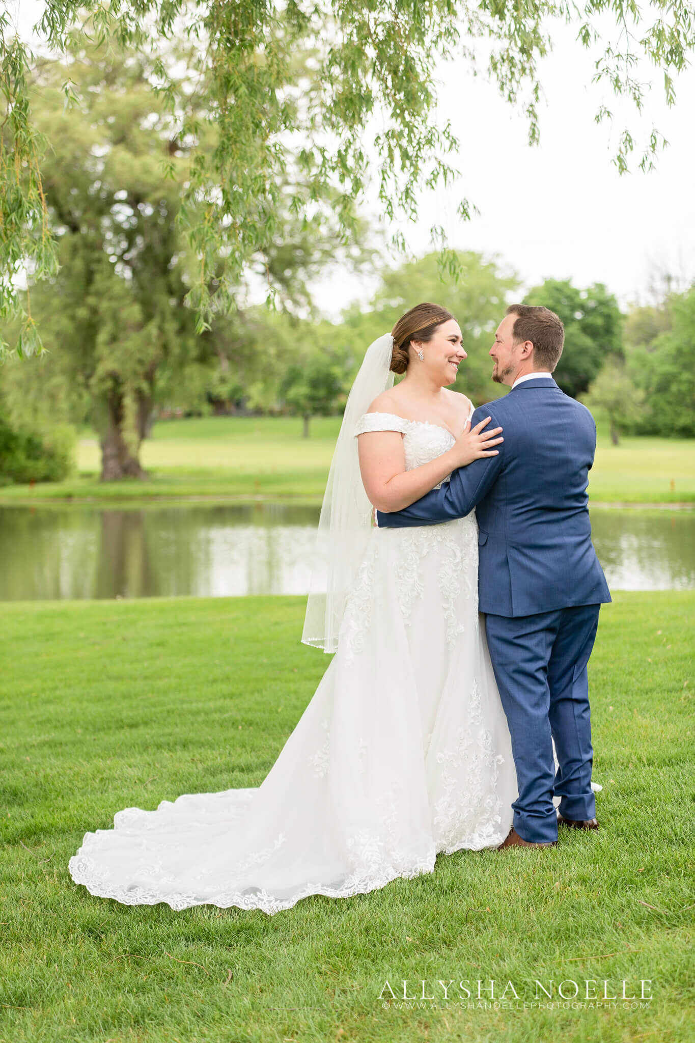 Wedding-at-River-Club-of-Mequon-406