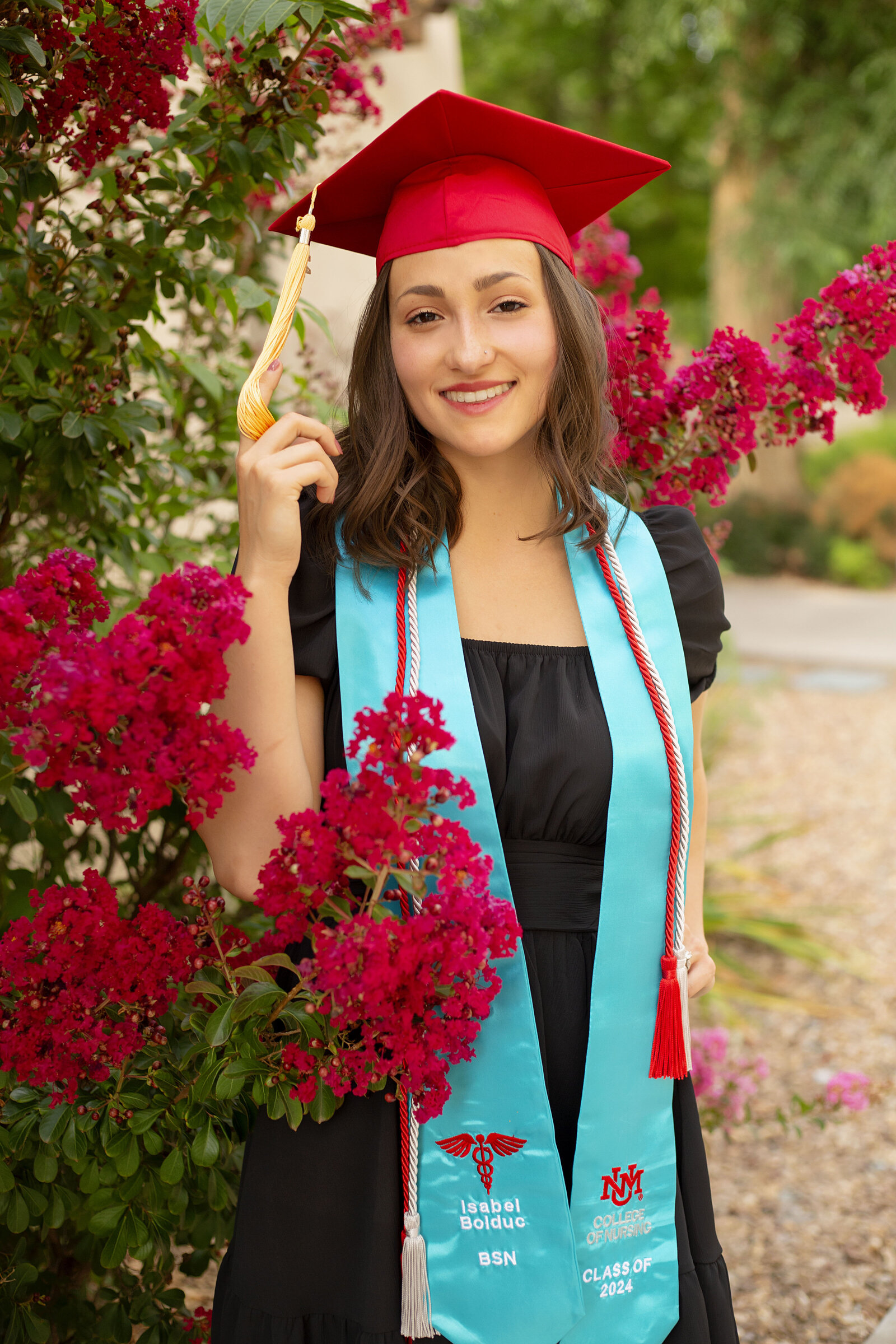 Senior-girl-session-nursing-grad-florwers