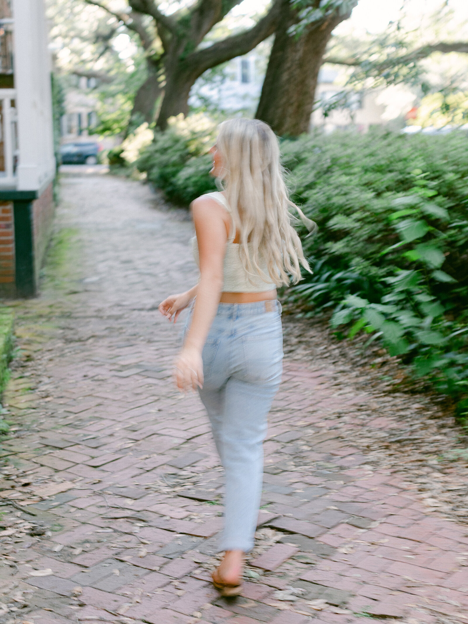 62-torianna-brooke-portraiture-historic-downtown-savannah-senior-session-faith