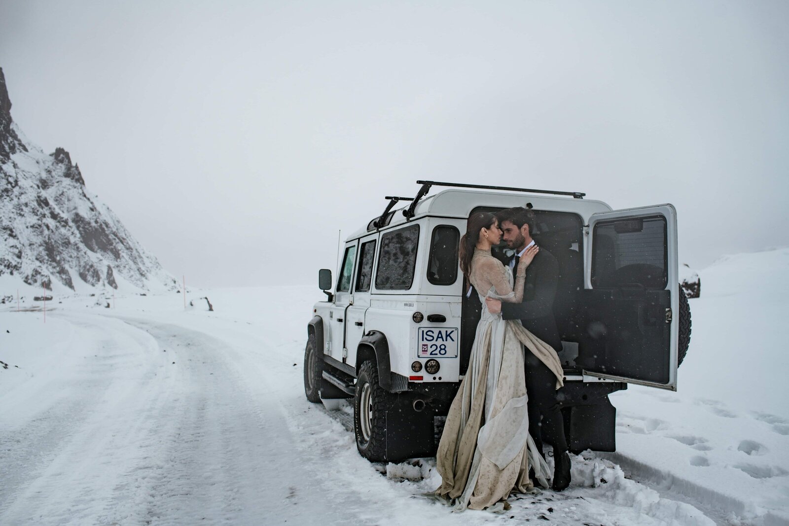 Virginiaelopementphotographer-KristenVann-iceland-6163