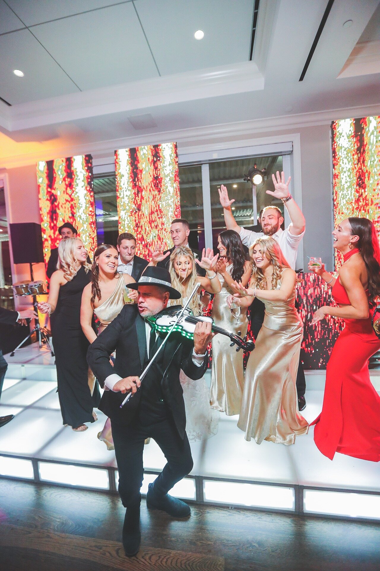 reception-dancing-pelican-club-wedding-reception-4