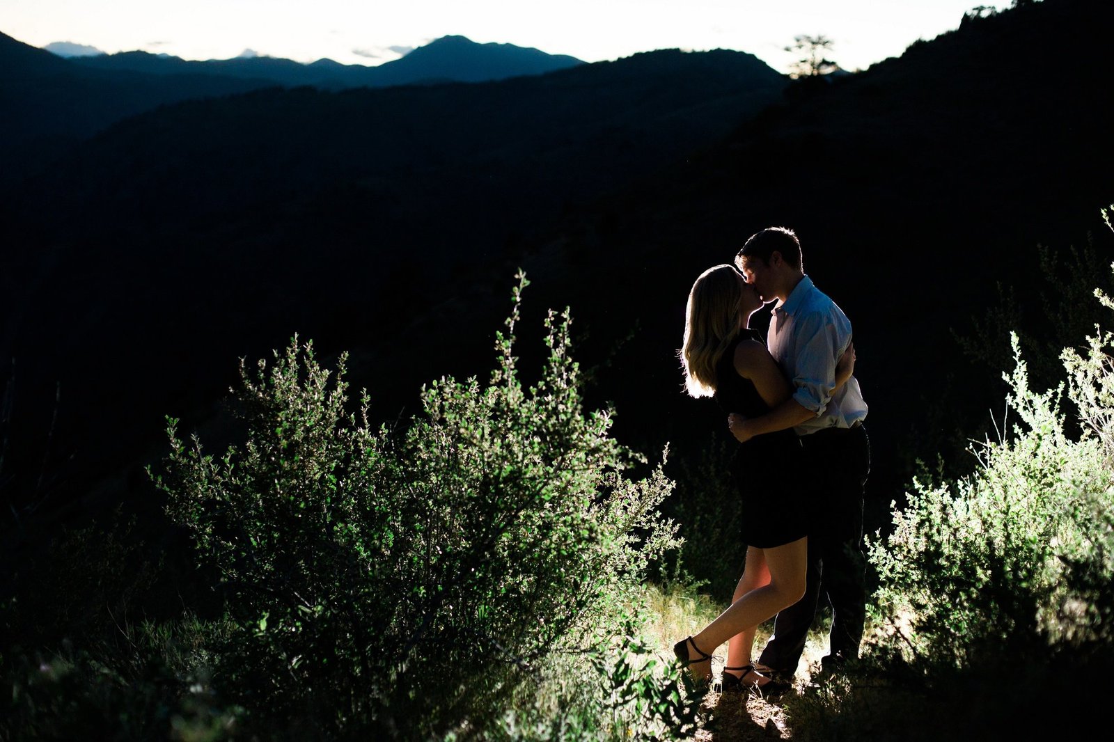 Engagements -Denver Lookout Mountain Engagement Session Golden Colorado Wedding Photographer Overlook City Lights Nature Outdoors Valley Light Couple (4)
