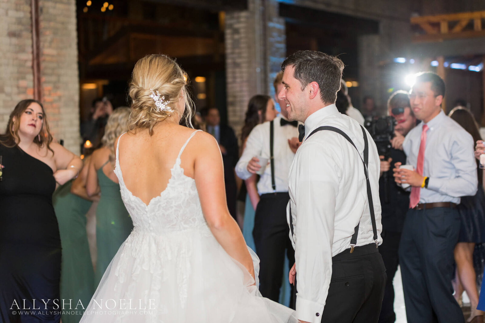 Wedding-at-The-Factory-on-Barclay-in-Milwaukee-1184