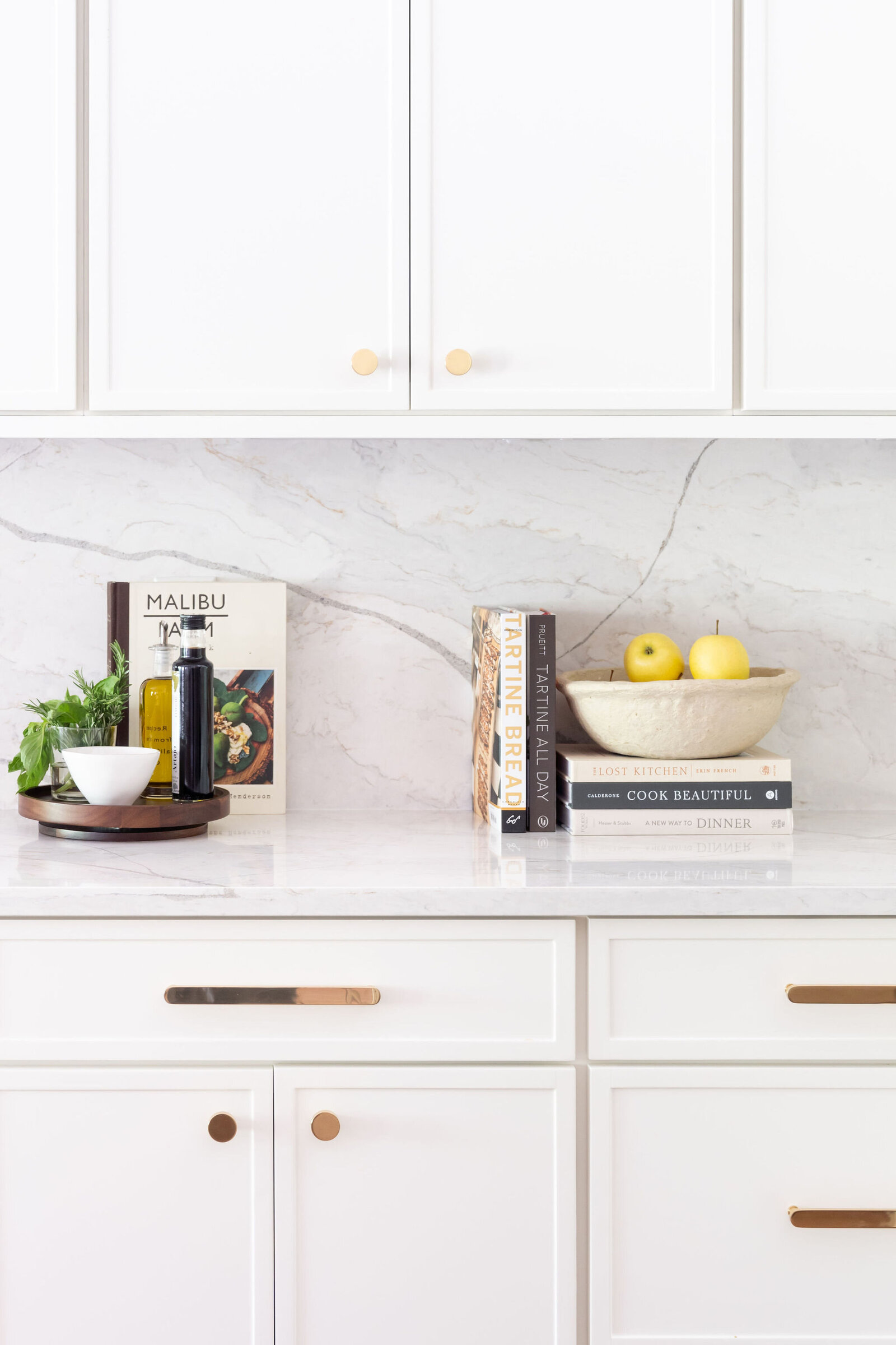 White Kitchen Interior Design Styling_NuelaDesigns