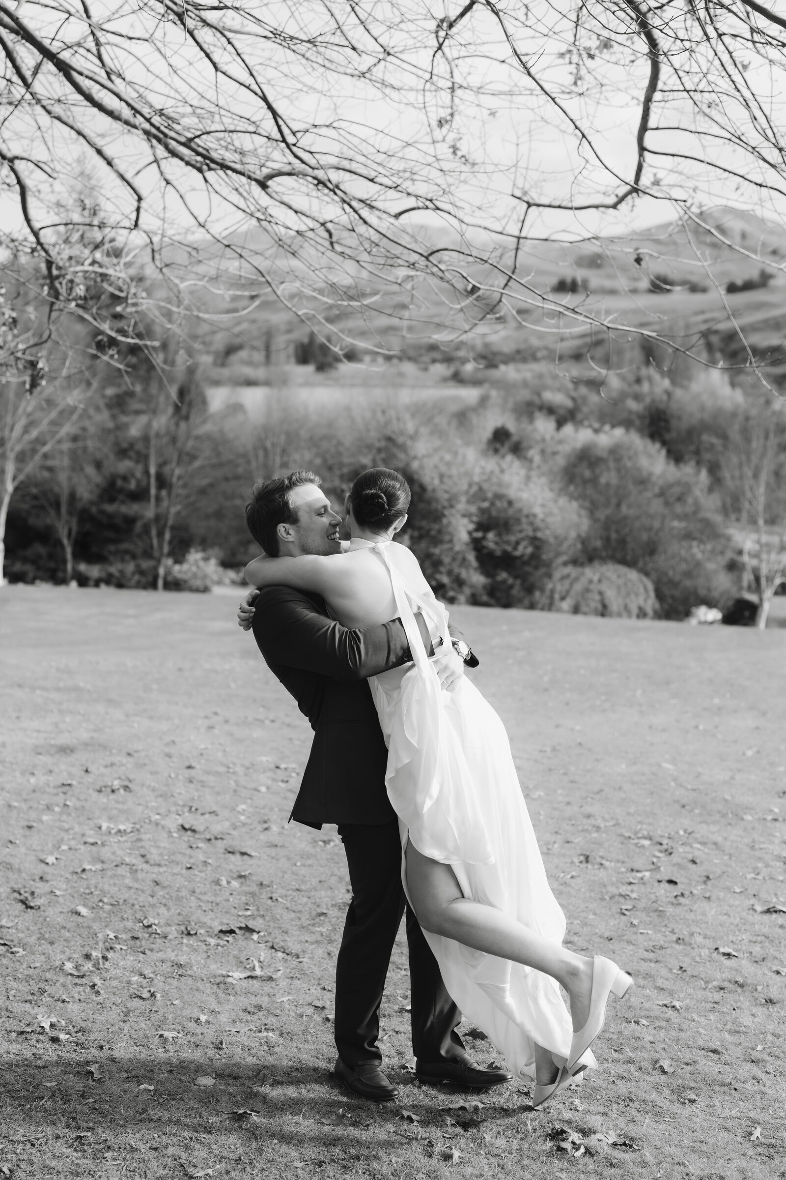 Melissa Clark Photography - Queenstown Wedding Photographer - Davina & Doug - Stoneridge & Reds Bar Wedding_-39