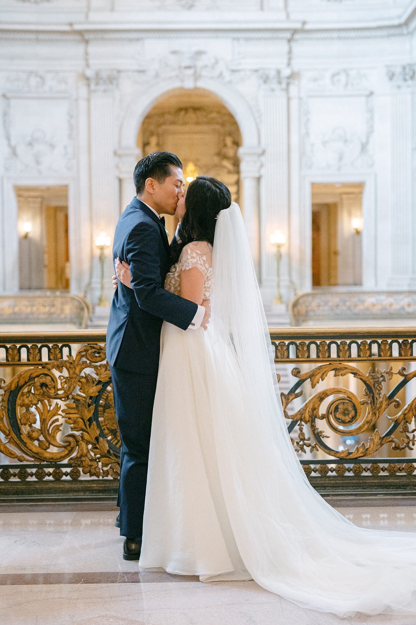 SanFranciscoCityHallWedding_SanFranciscoWeddingPhotographer_54