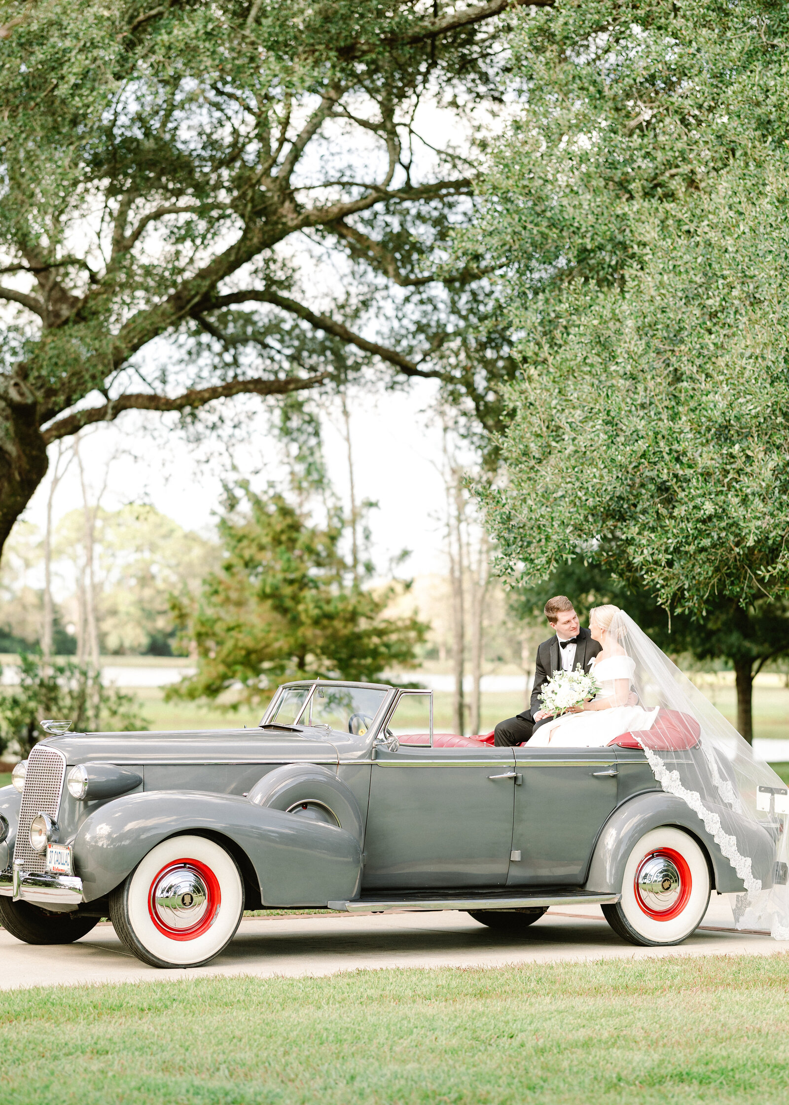 A classic and elegant wedding portrait of Mallory and Jack captured by a luxury wedding photographer in Alabama.