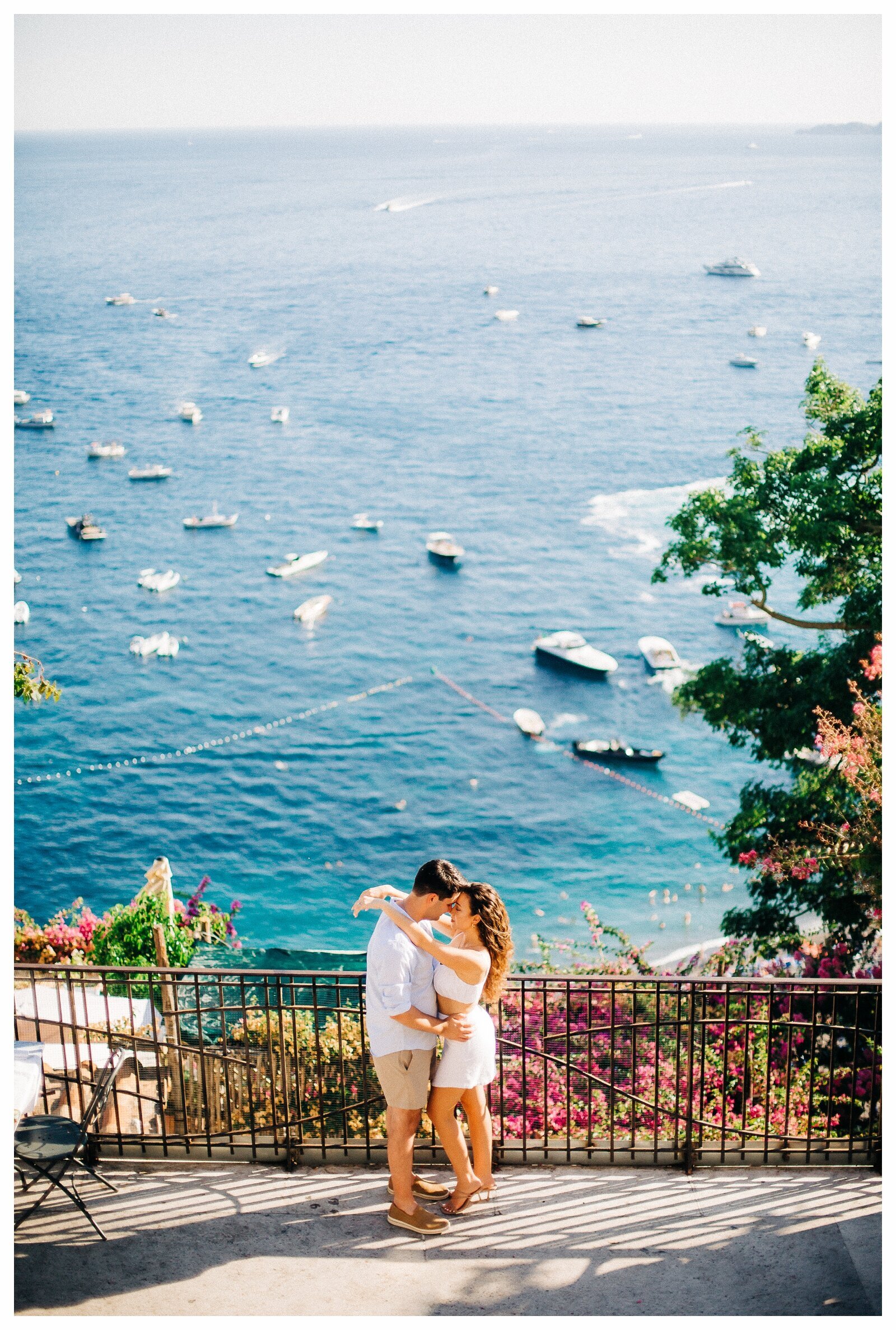 Positano-Amalfi-Coast-Vintage-Car-Vespa-Photographer-Couple_0132
