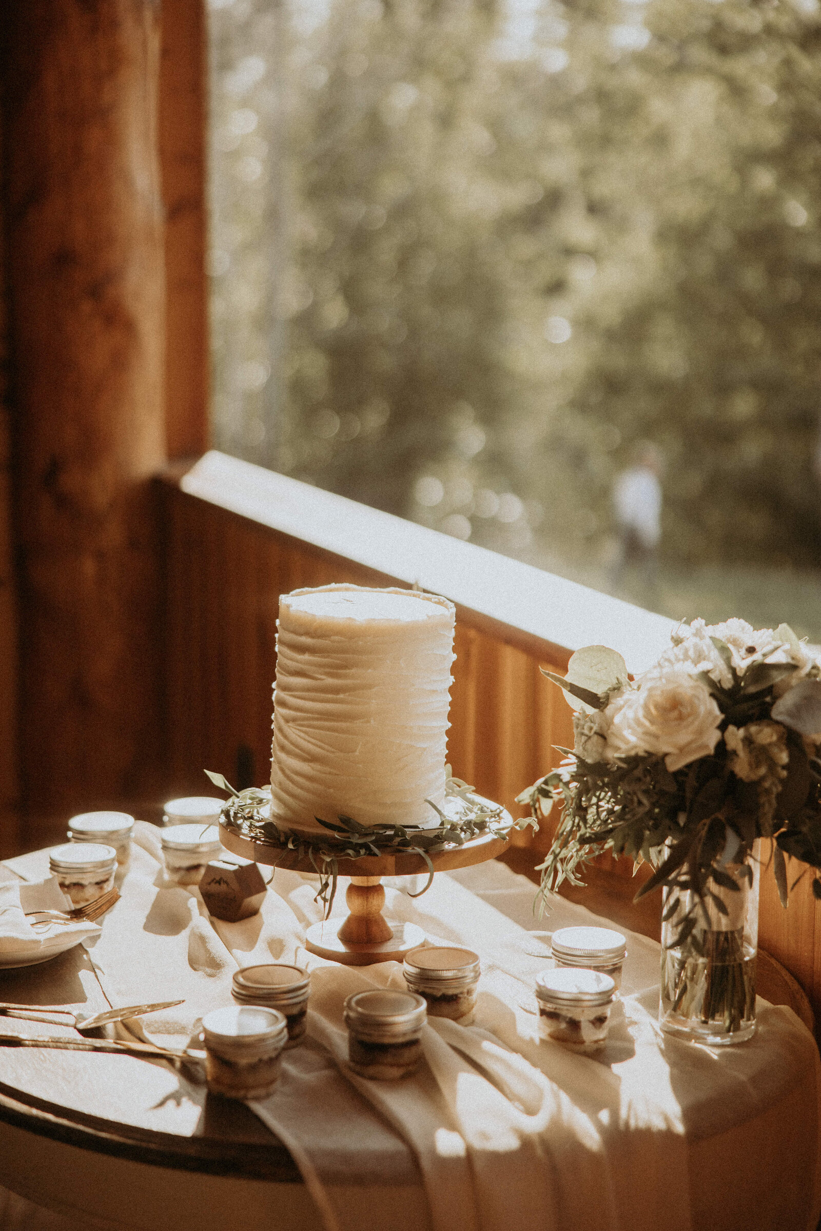 natural-elegant-micro-wedding-paddle-ridge-west-glacier-montana-www.bigdaycelebrations.com-amber-lynn-photography00715