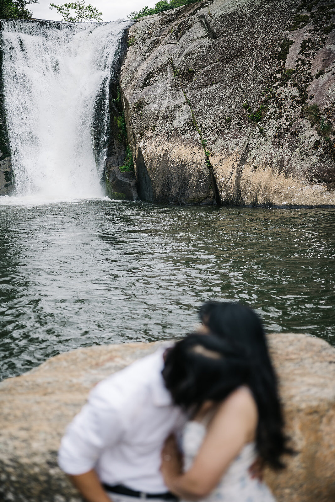 087-shayla-andy-proposal-elk-river-falls-noir-9-creatives-3P6A8147_websize