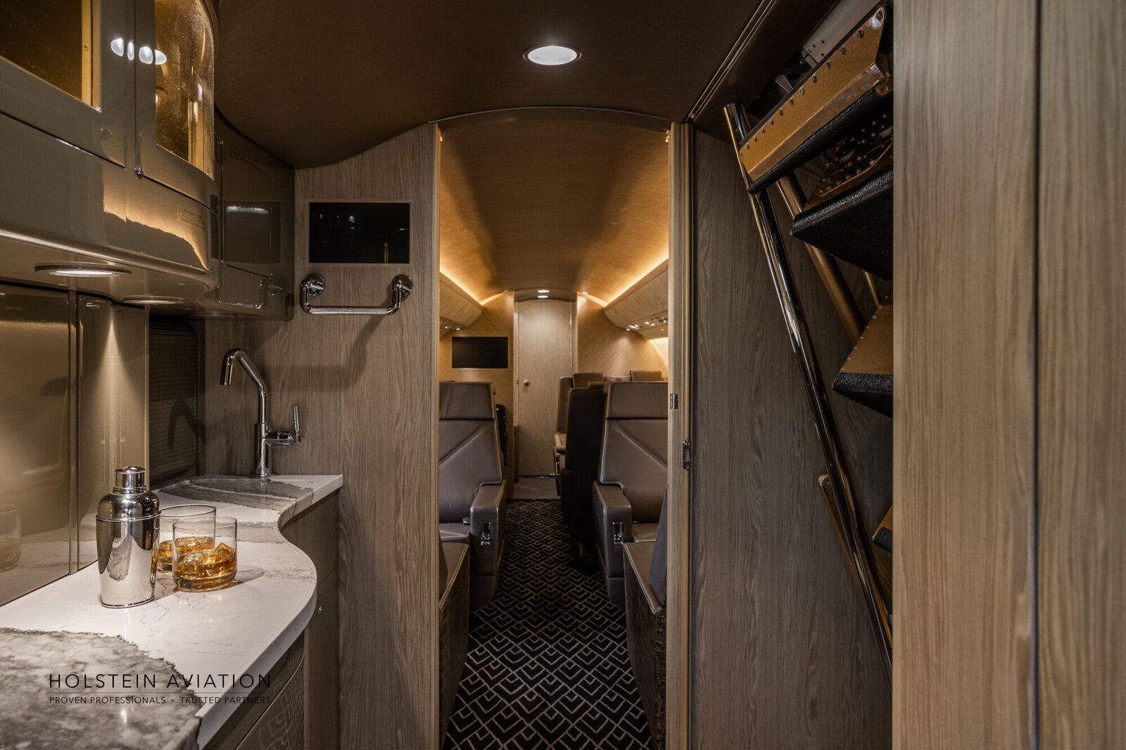Challenger 604 Watermarked-15