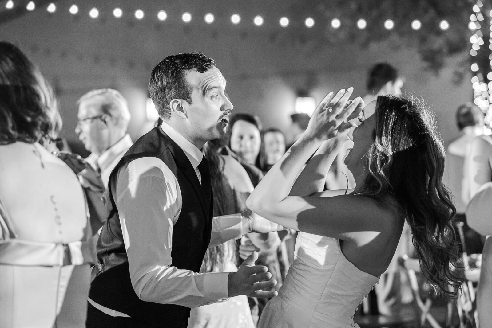 Phoenix-Wedding-Photographer-and-Videographer-Venue-at-the-Grove-PayWed-1401